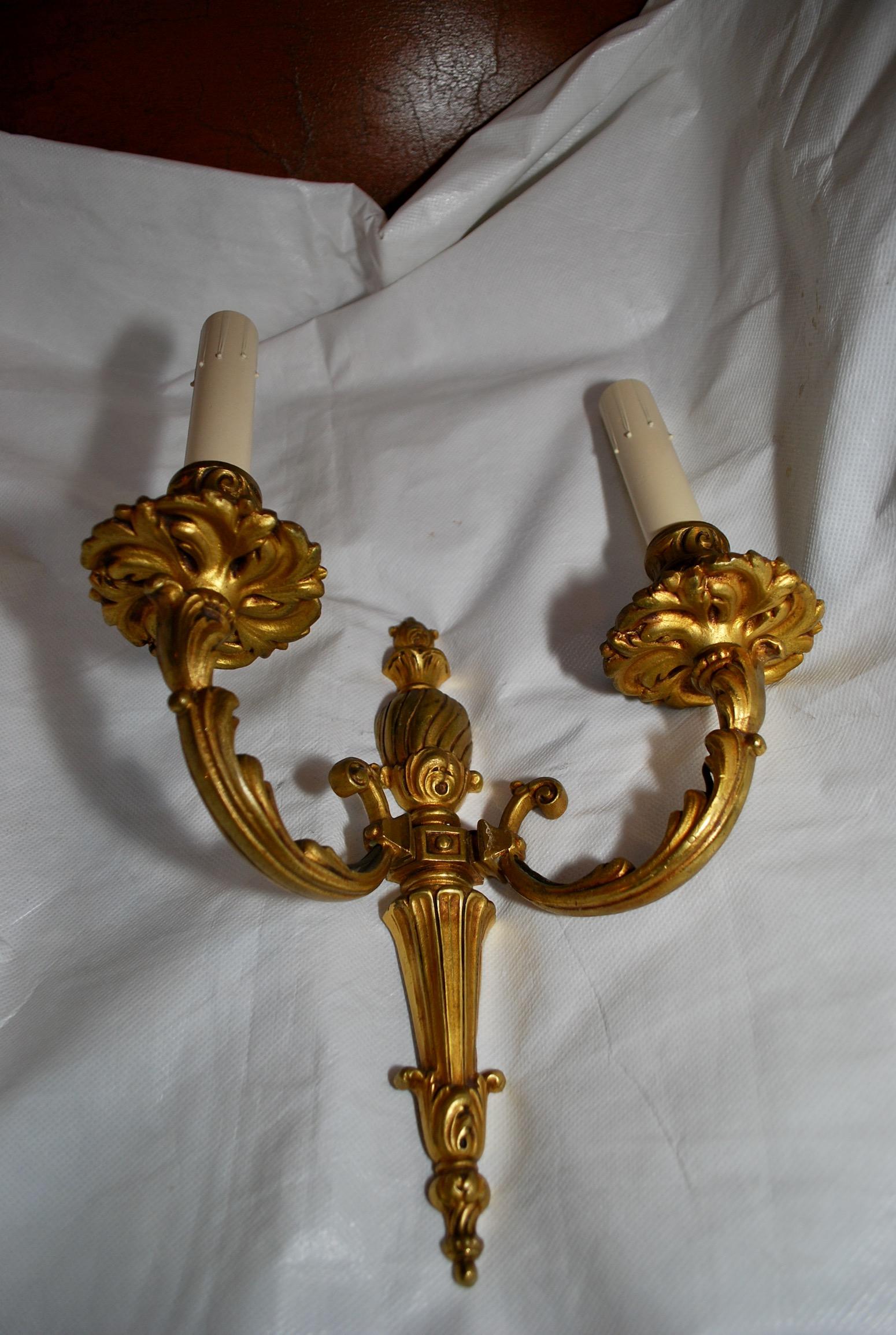 Beautiful and Elegant French Bronze Sconces In Good Condition In Los Angeles, CA