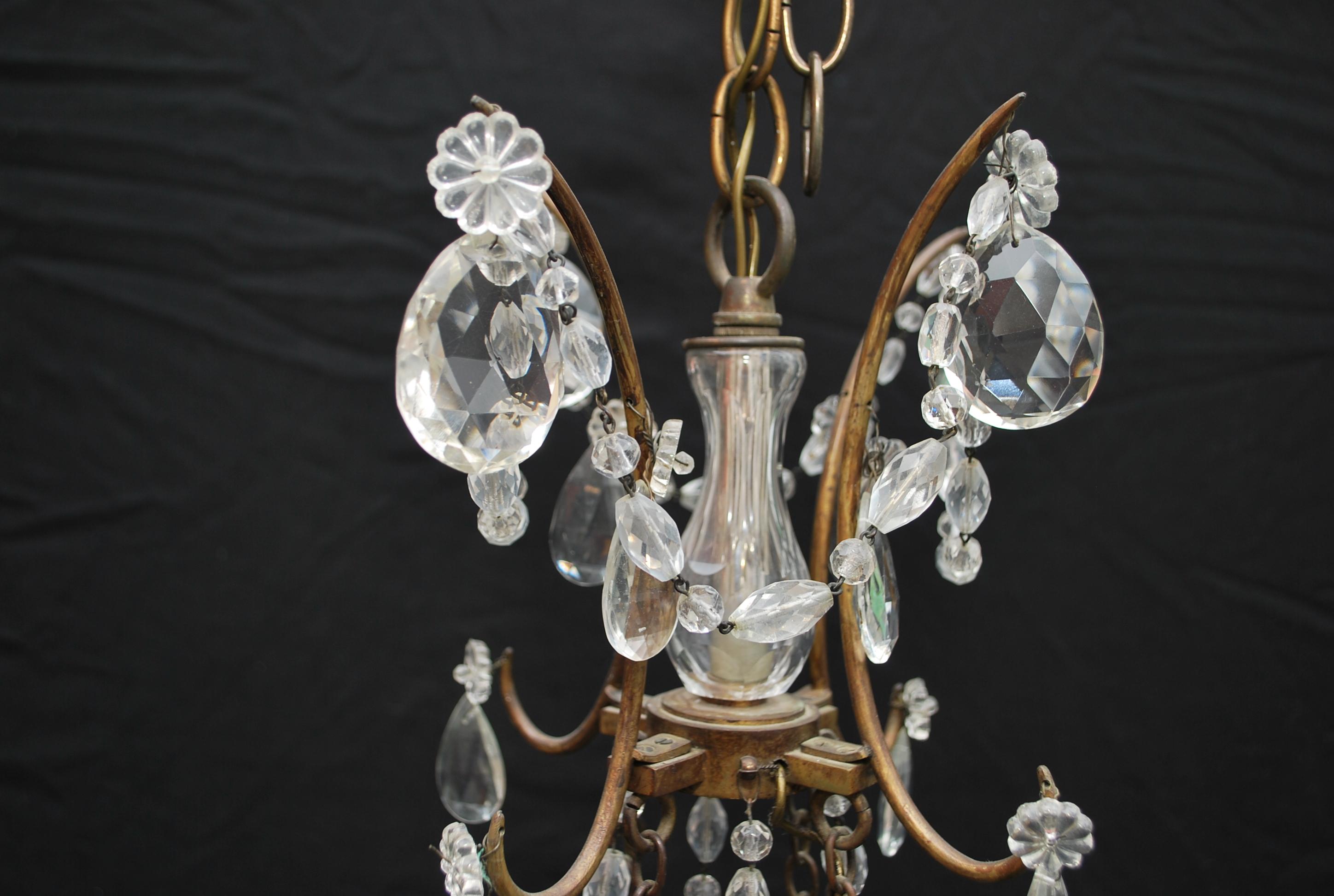 Beautiful and Elegant Late 19th Century French Bronze and Crystal Chandelier For Sale 4