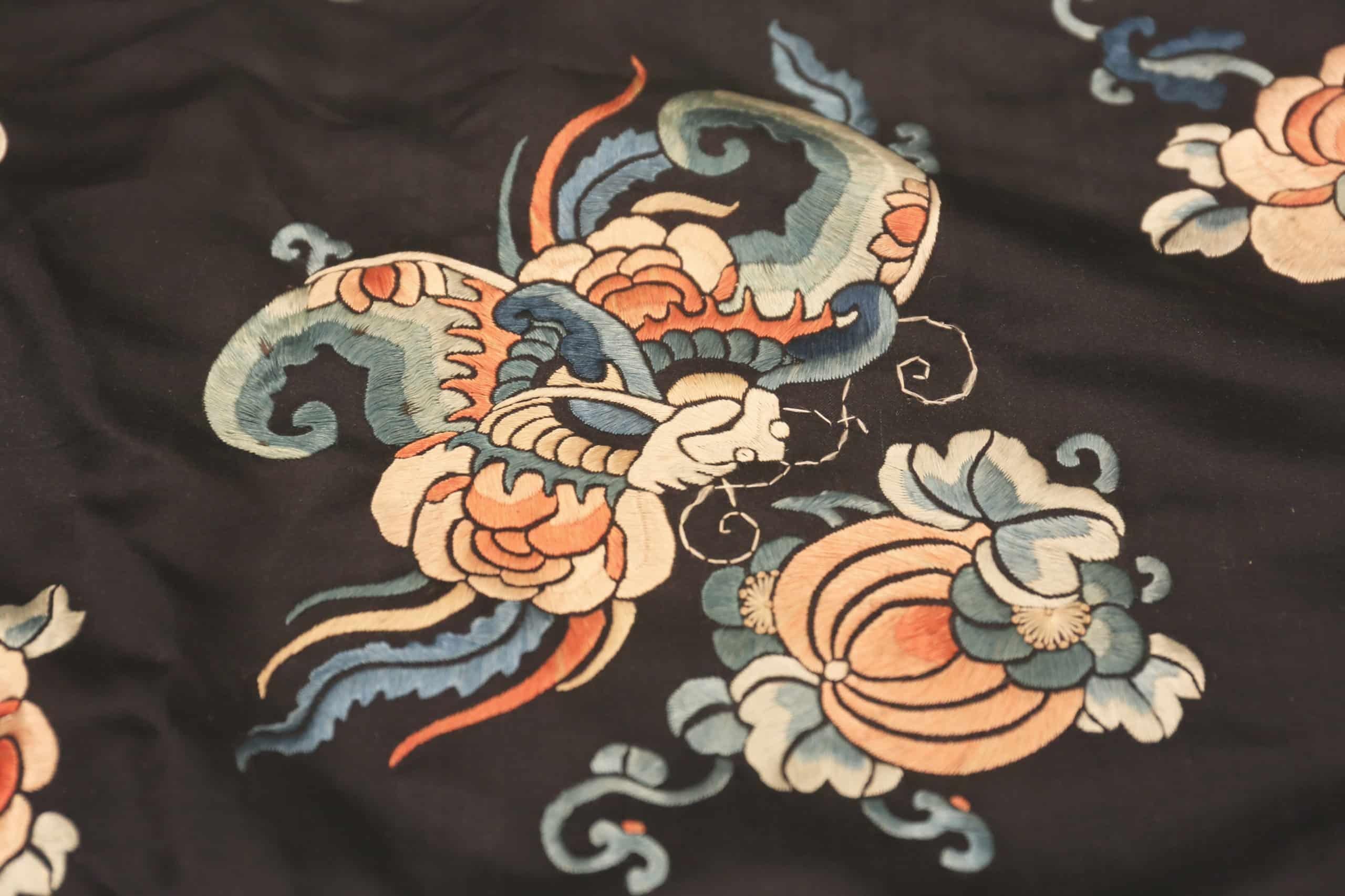 Hand-Crafted Beautiful and Fine Antique Chinese Textile 3'2