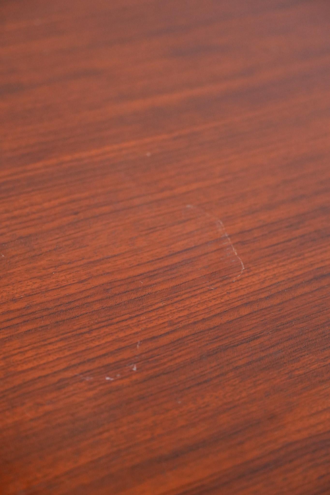 Belle et grande table basse carrée Art Déco en vente 3