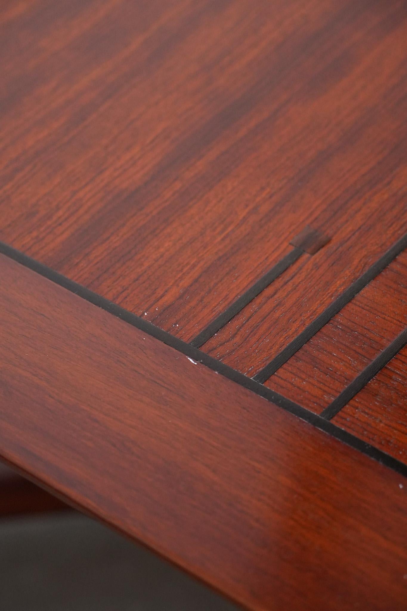 Belle et grande table basse carrée Art Déco en vente 4