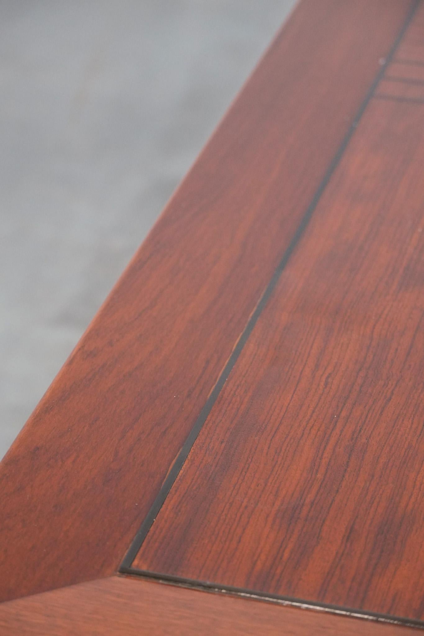 Belle et grande table basse carrée Art Déco en vente 5