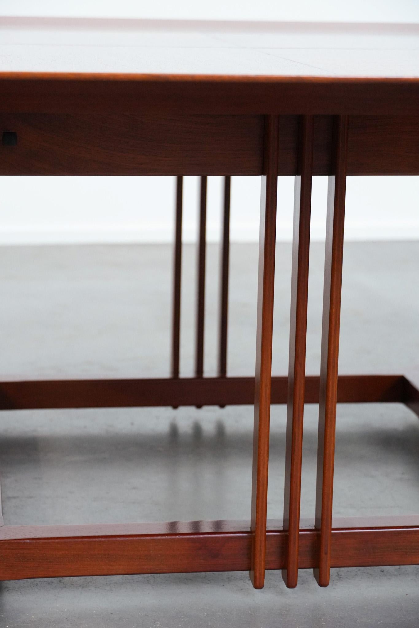 Belle et grande table basse carrée Art Déco en vente 7