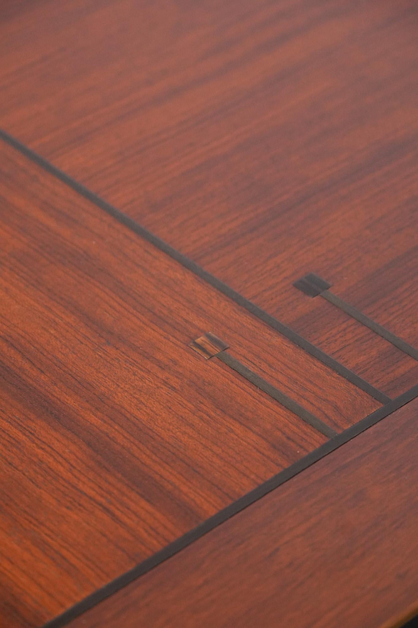 Belle et grande table basse carrée Art Déco en vente 2