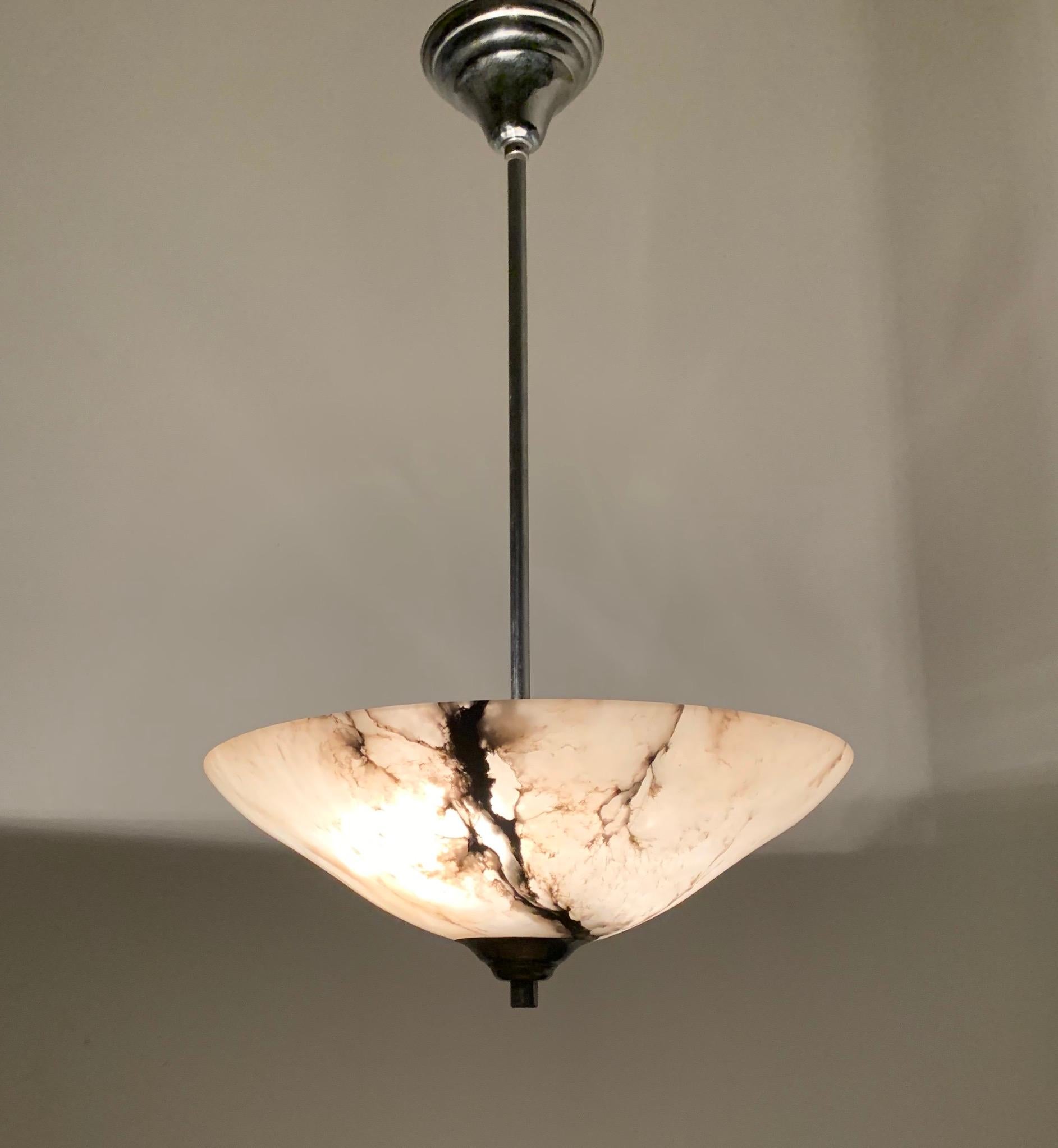 Awesome Art Deco Pendant Light with Stunning Alabaster Mineral Stone Shade, 1920 For Sale 11