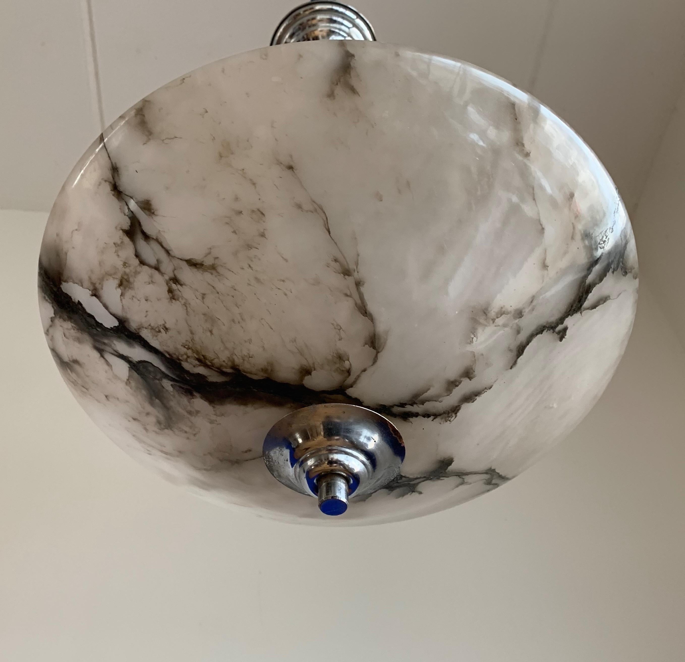 Awesome Art Deco Pendant Light with Stunning Alabaster Mineral Stone Shade, 1920 For Sale 9