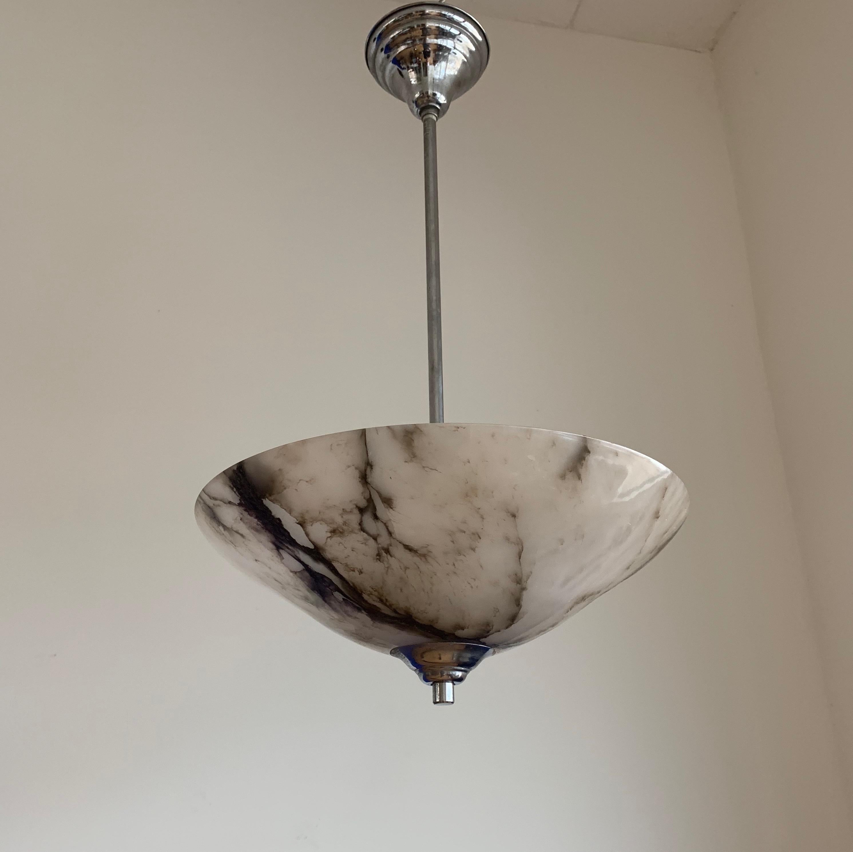Awesome Art Deco Pendant Light with Stunning Alabaster Mineral Stone Shade, 1920 For Sale 10