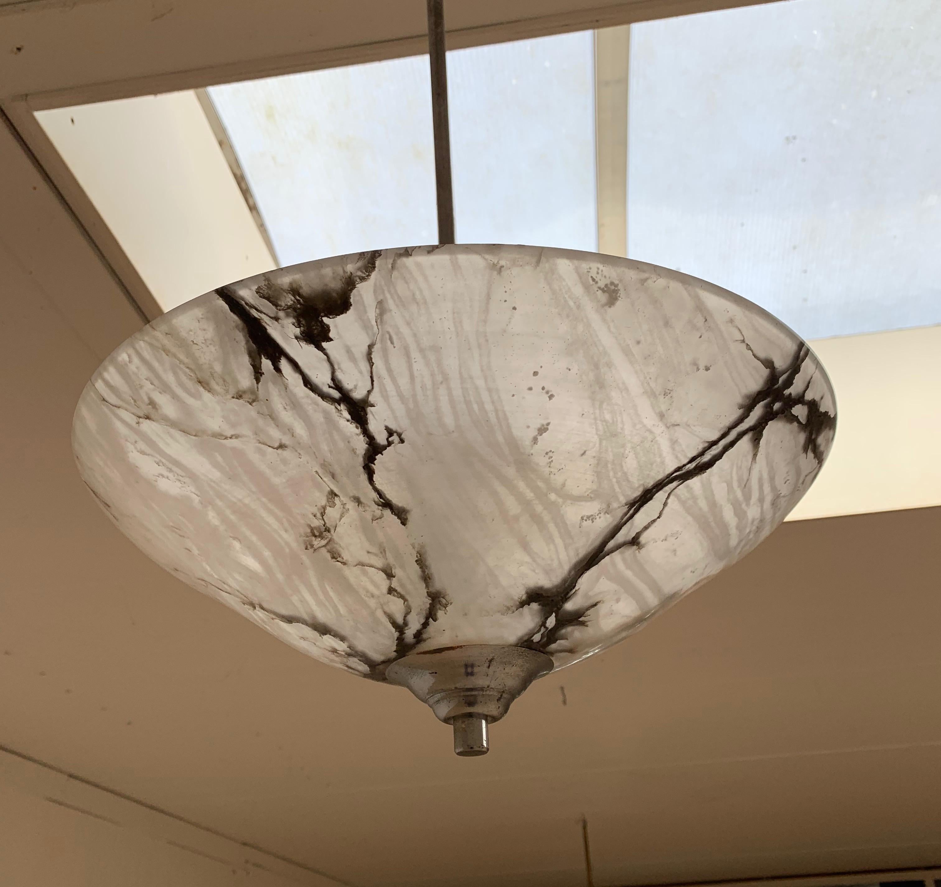 Awesome Art Deco Pendant Light with Stunning Alabaster Mineral Stone Shade, 1920 For Sale 1