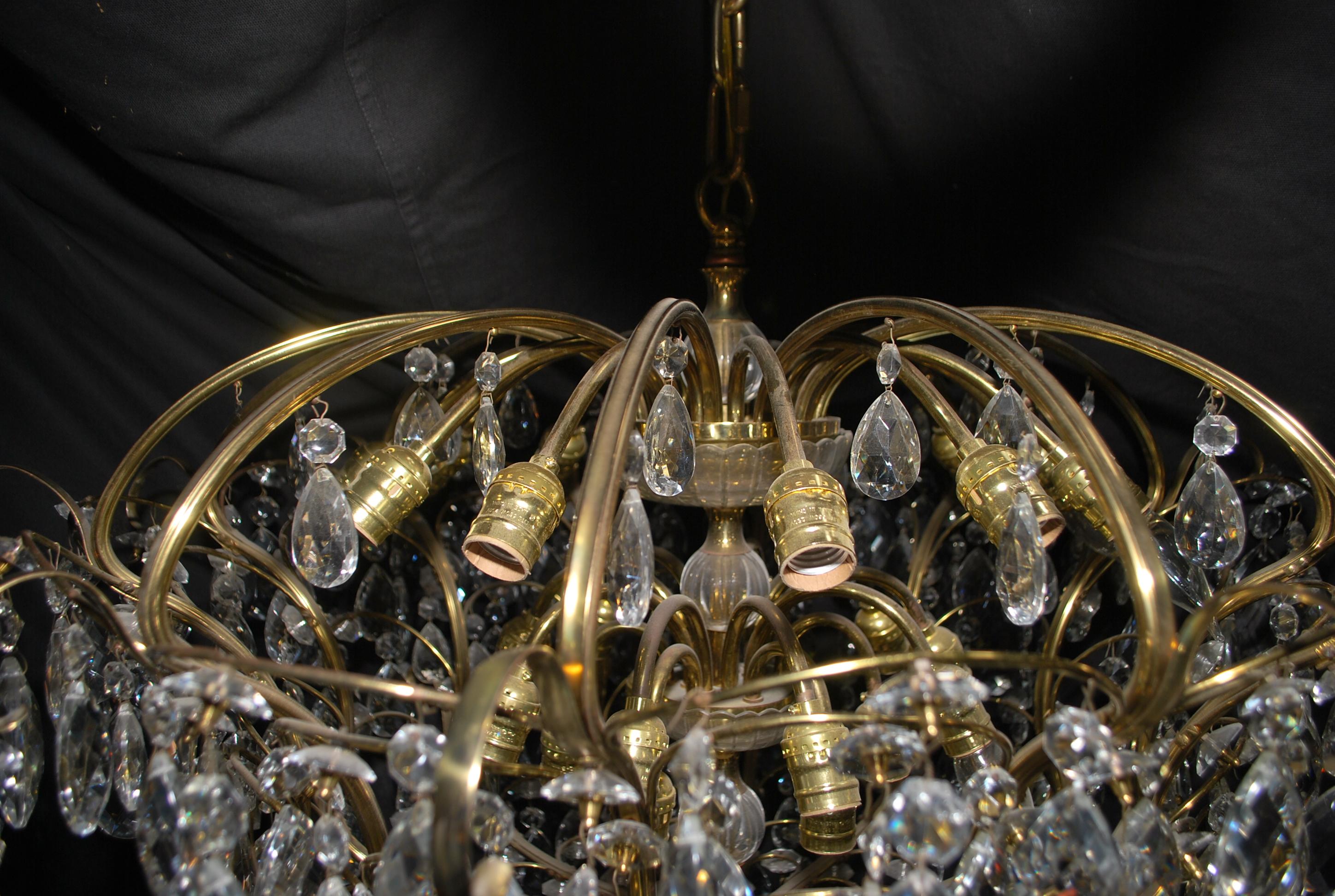 Beautiful and Rare 1940's Large Crystals Chandelier In Good Condition For Sale In Los Angeles, CA