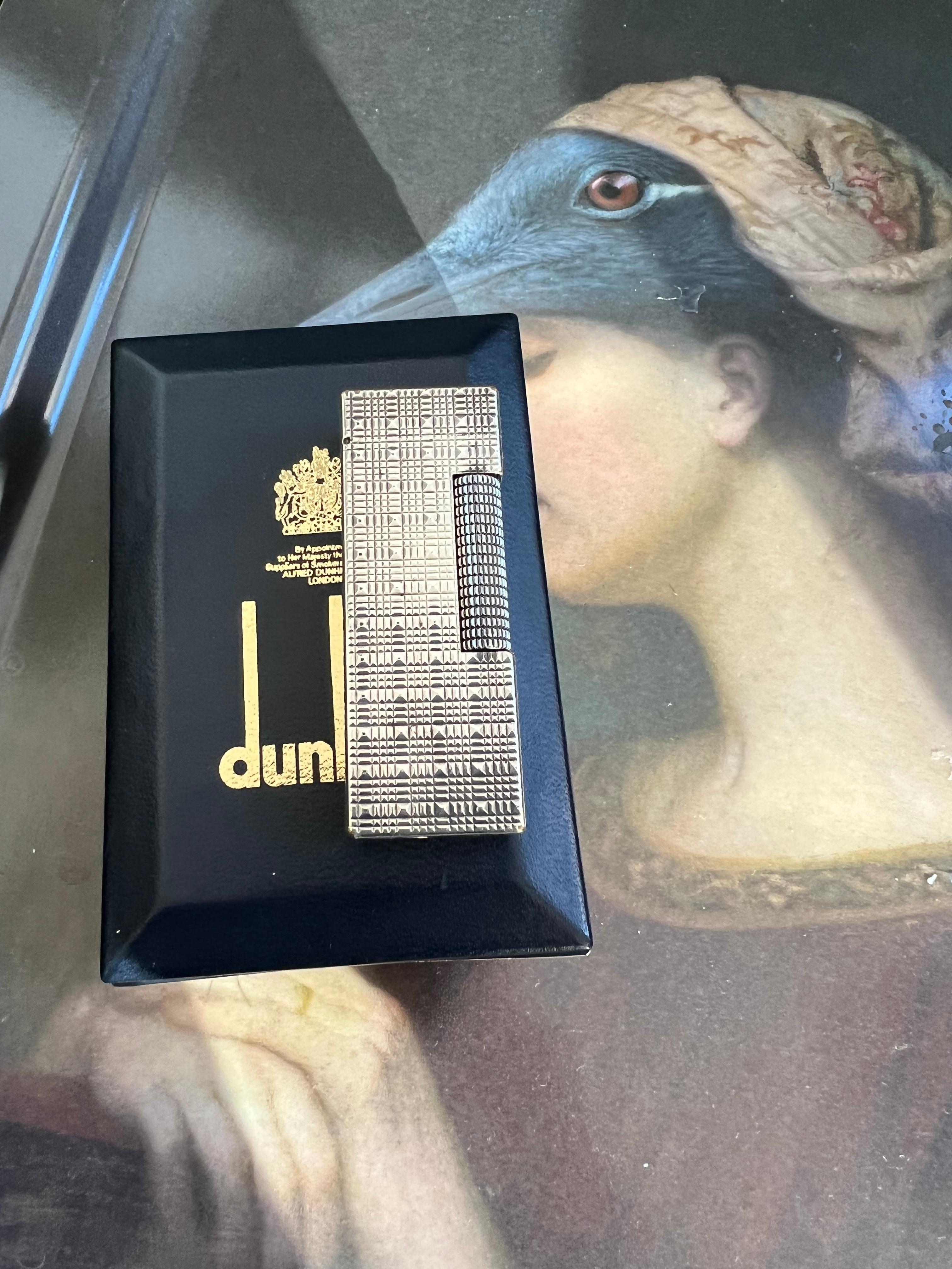 Bellissimo e raro accendino d'epoca Dunhill placcato in argento di fabbricazione svizzera in vendita 1