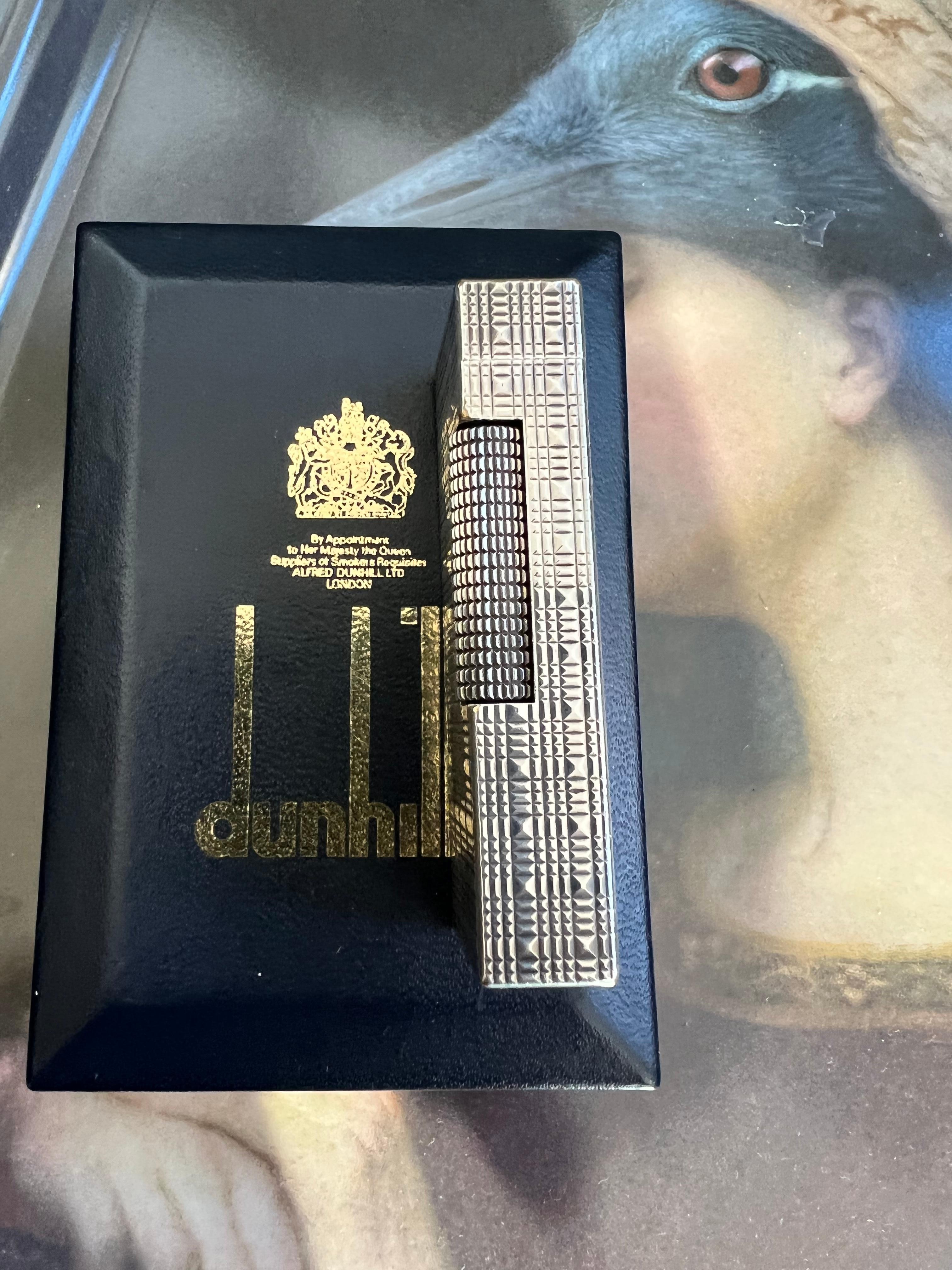 Bellissimo e raro accendino d'epoca Dunhill placcato in argento di fabbricazione svizzera in vendita 3
