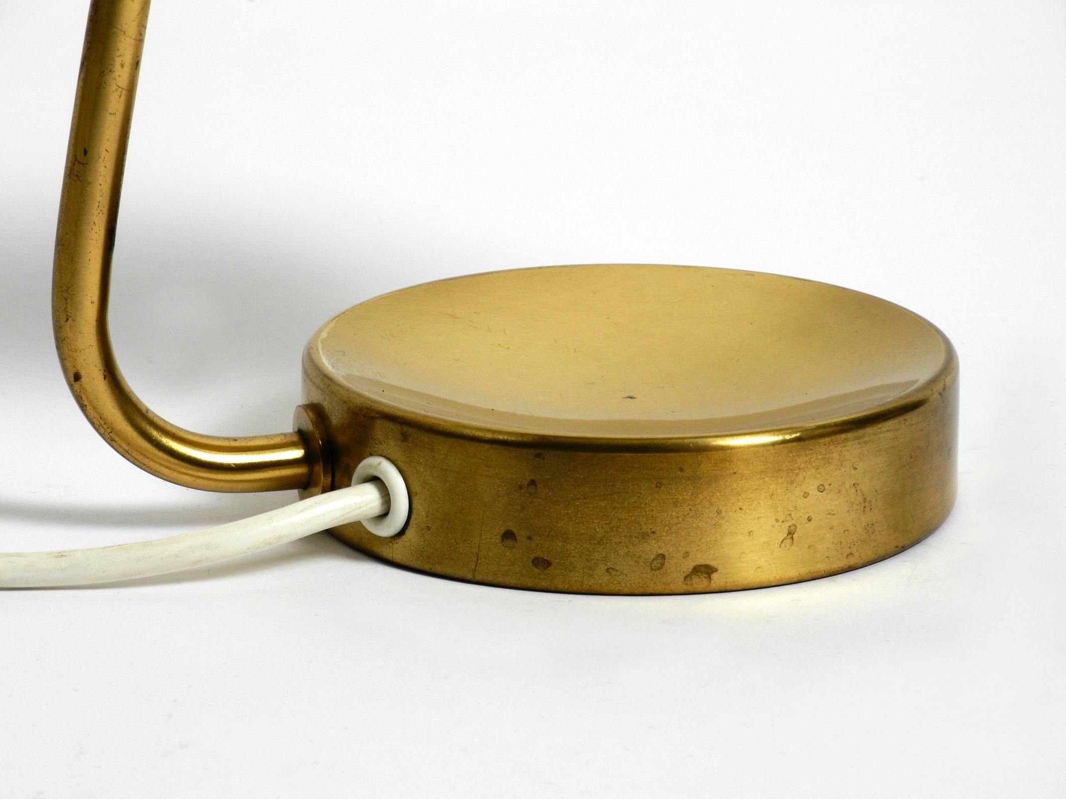 Beautiful and Rare Large Mid-Century Modern Brass Table Lamp For Sale 3