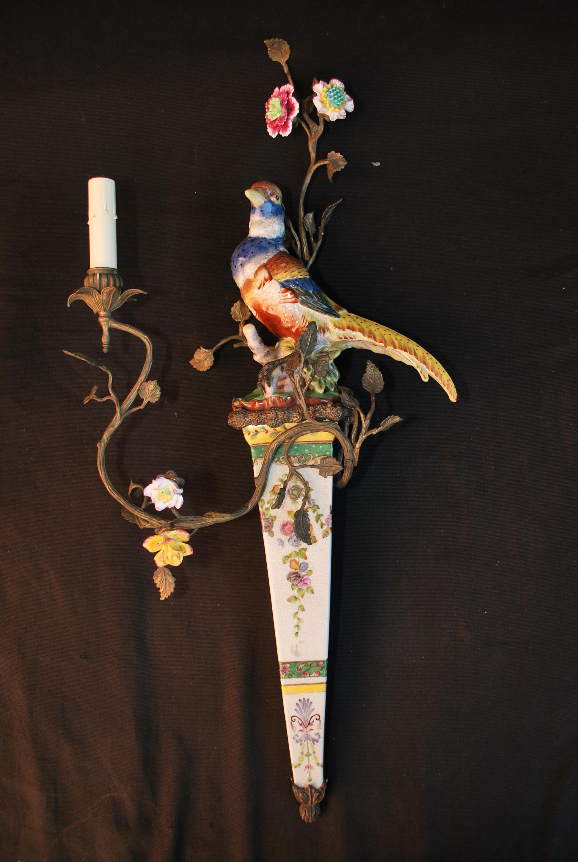 Beautiful and rare large Pair of 1940's porcelain and brass sconces For Sale 1