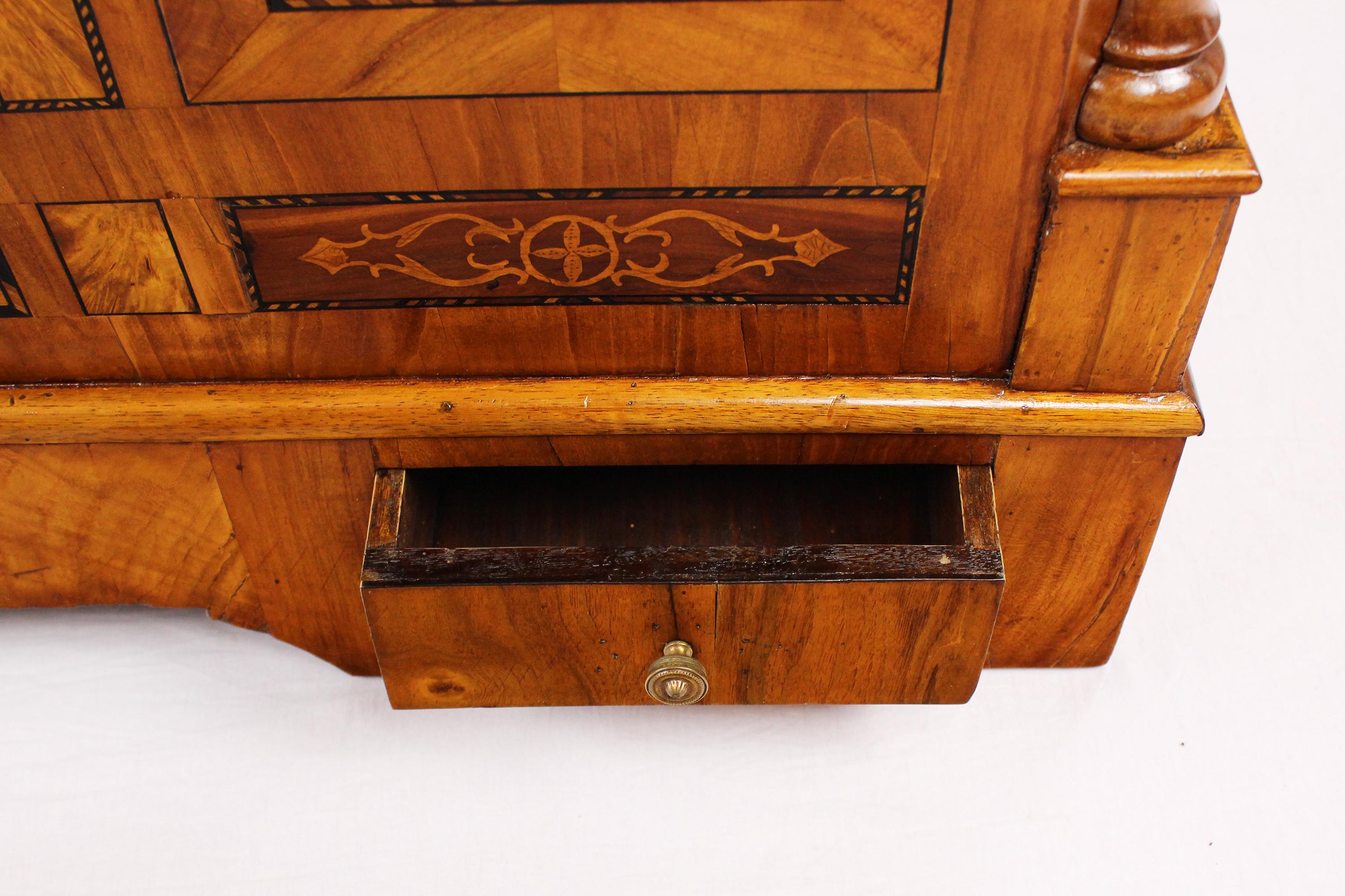 Beautiful and Rare Marburger Finch Chest, Biedermeier, circa 1820-1830, Cherry For Sale 11