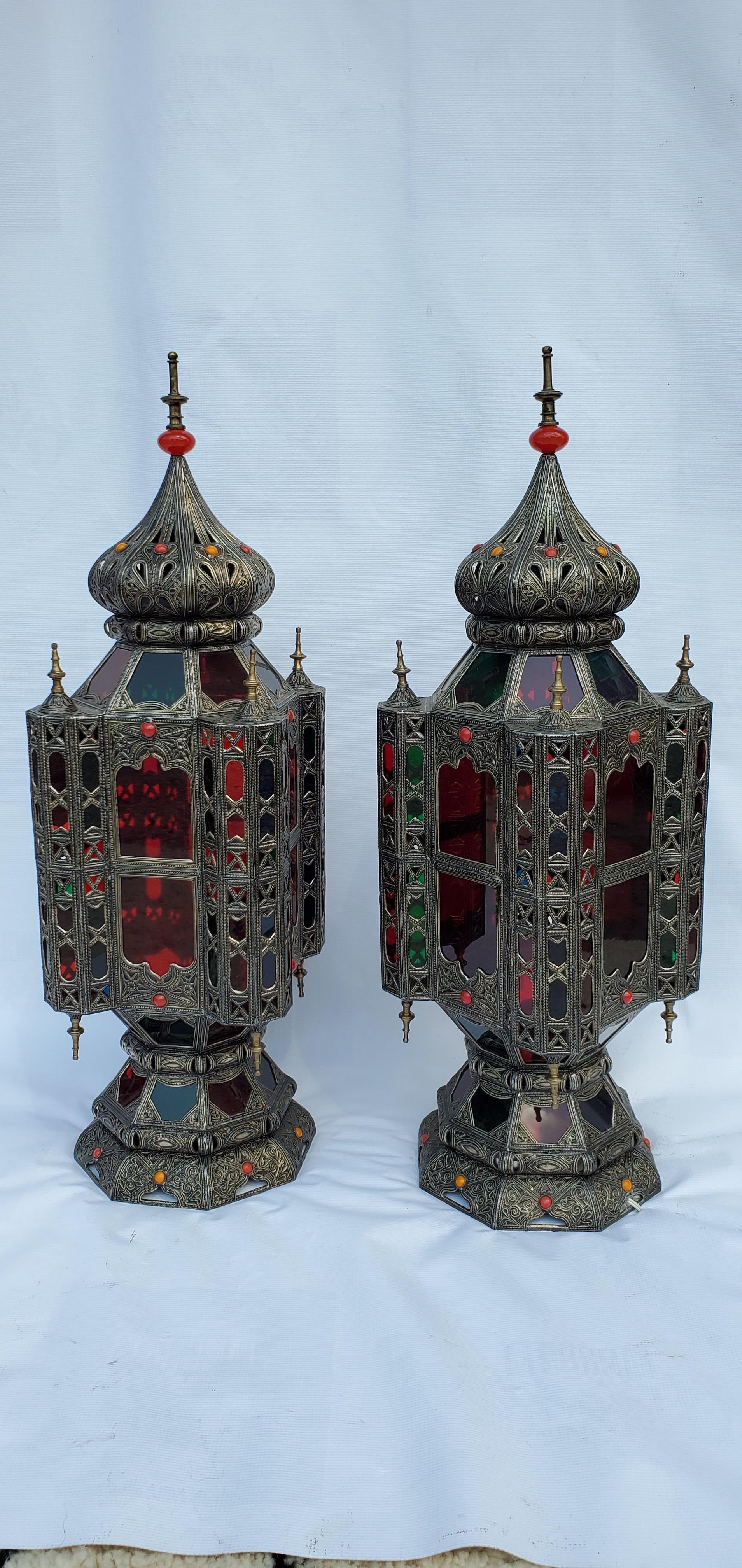 Beautiful vintage table lamp from Morocco with high end brushed silver, heavy nickel adorned with resin jewels and Iraqi glass.