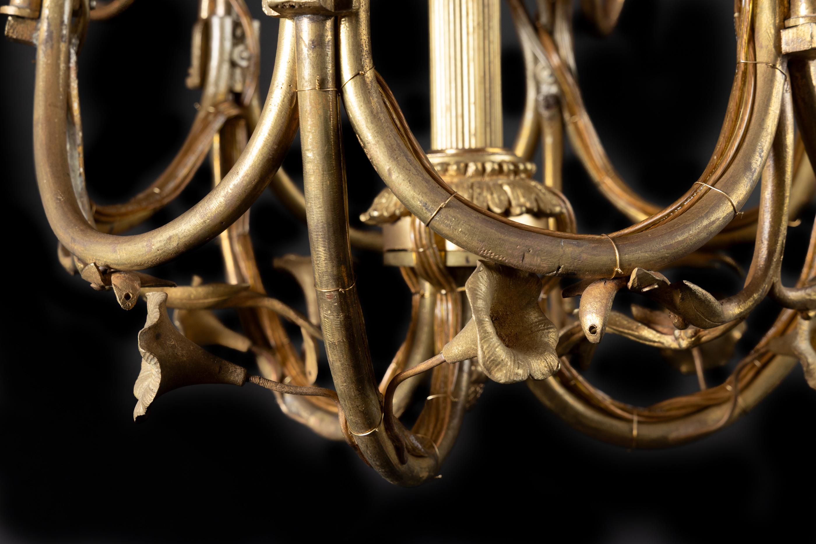 Beautiful and Unique French Art Nouveau Bronze Chandelier in vendita 1