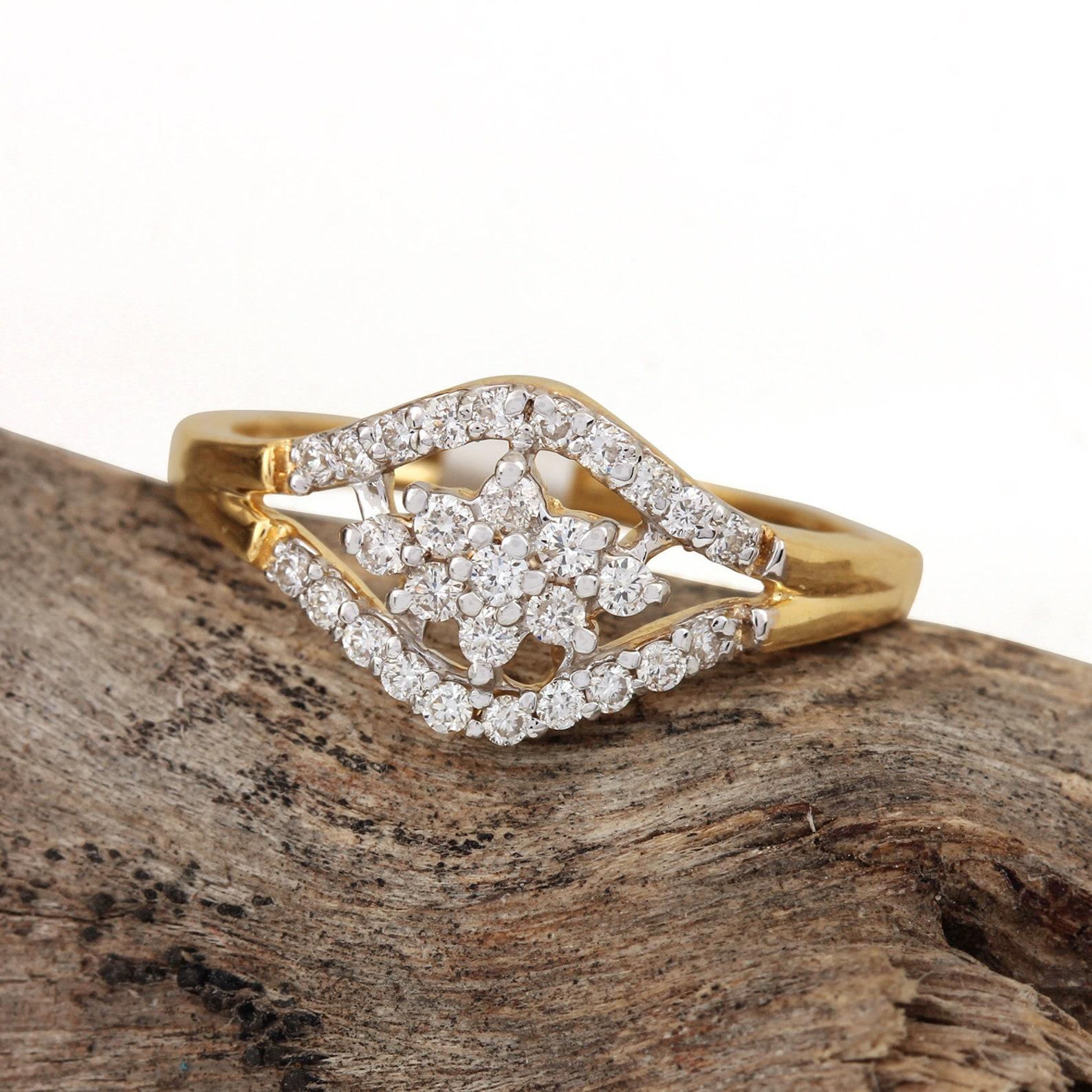 Hermoso Anillo de Aniversario de Oro Amarillo Macizo de 14k Anillo de Diamantes Pave Natural de Regalo. Art Decó en venta