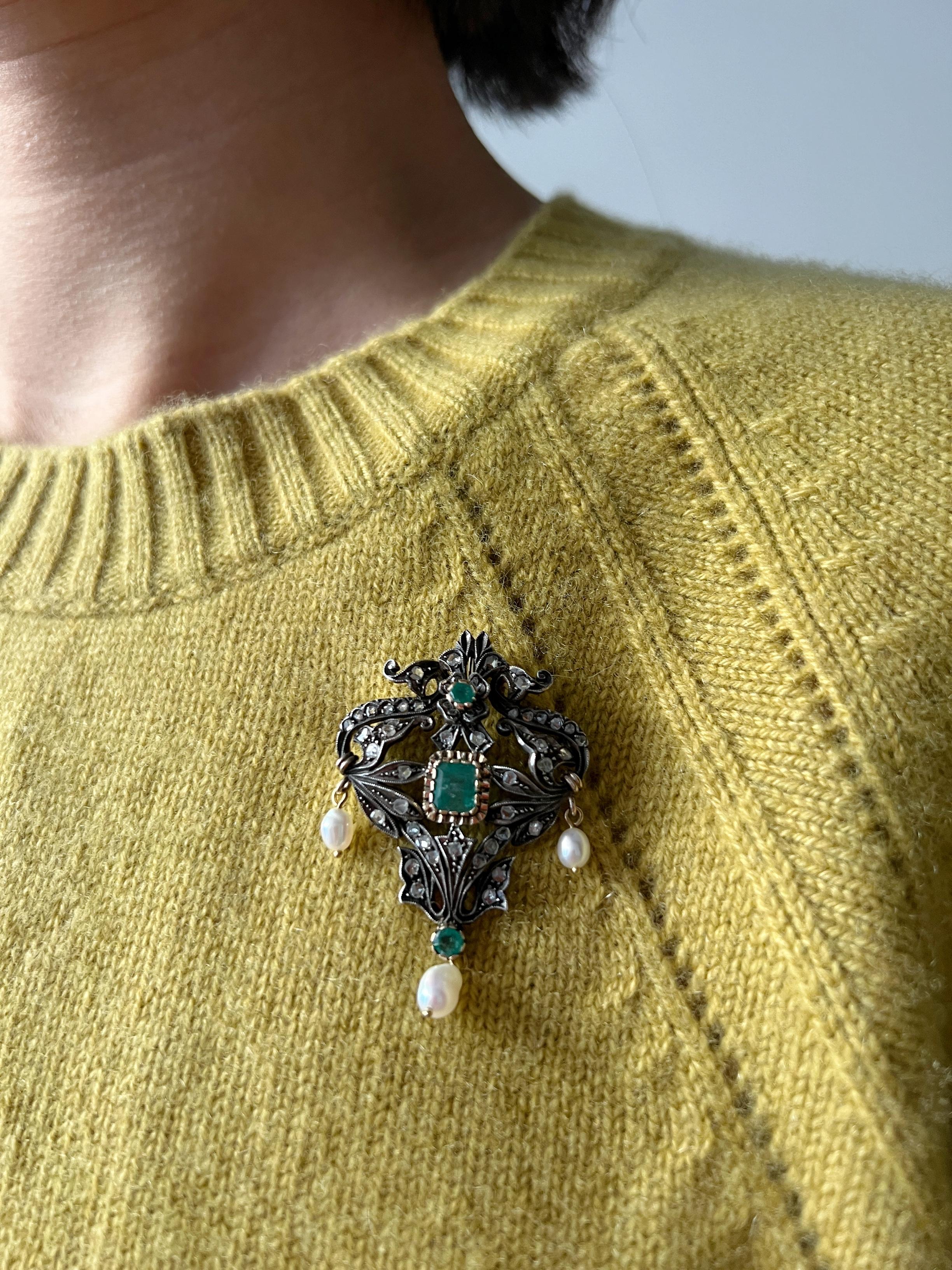 Beautiful Antique 18k Gold Floral Emerald Diamond Pearl Pendant Brooch For Sale 1