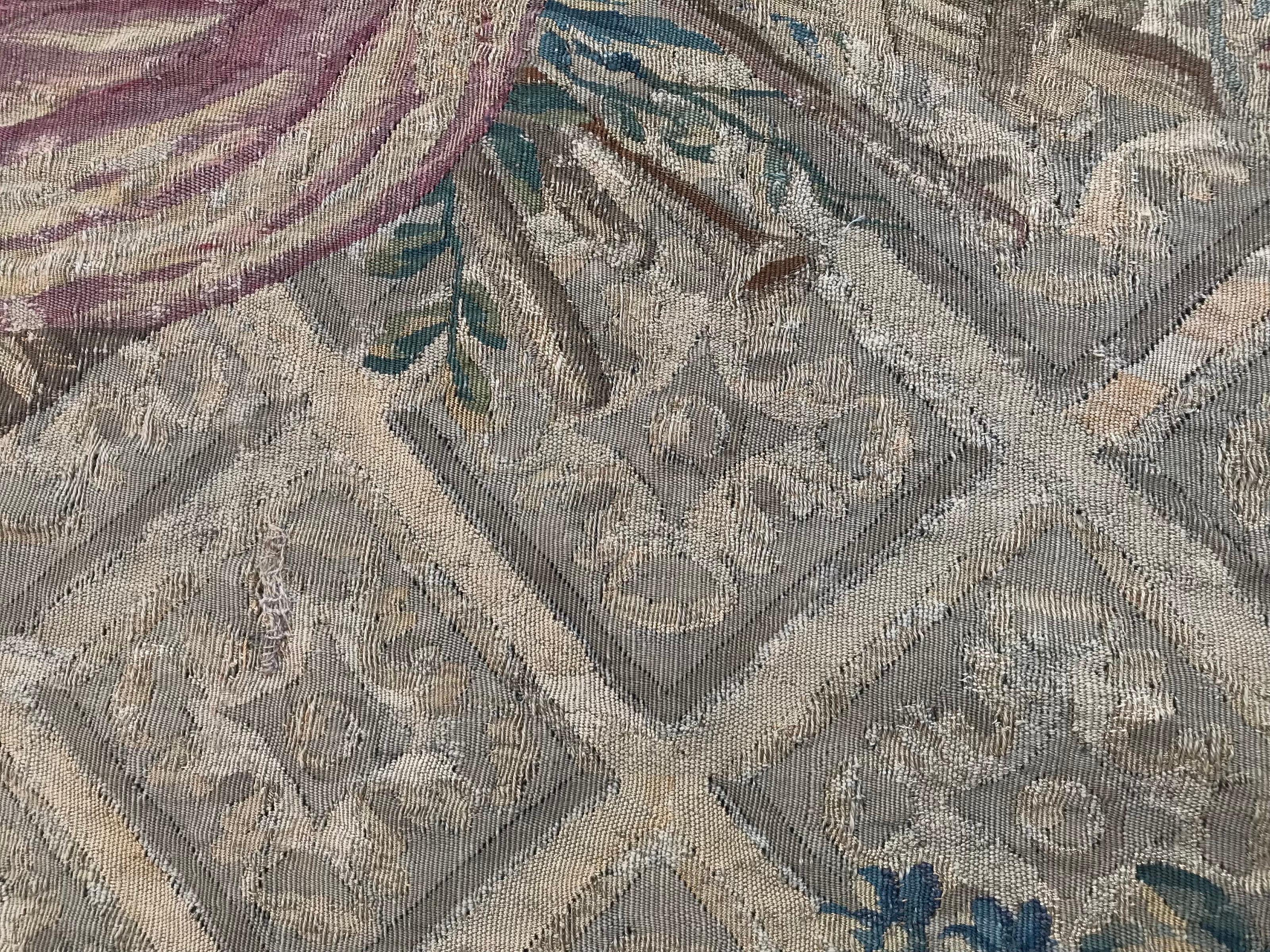 Precioso tapiz antiguo de Aubusson del siglo XVIII en Bastante bueno estado para la venta en Saint Ouen, FR