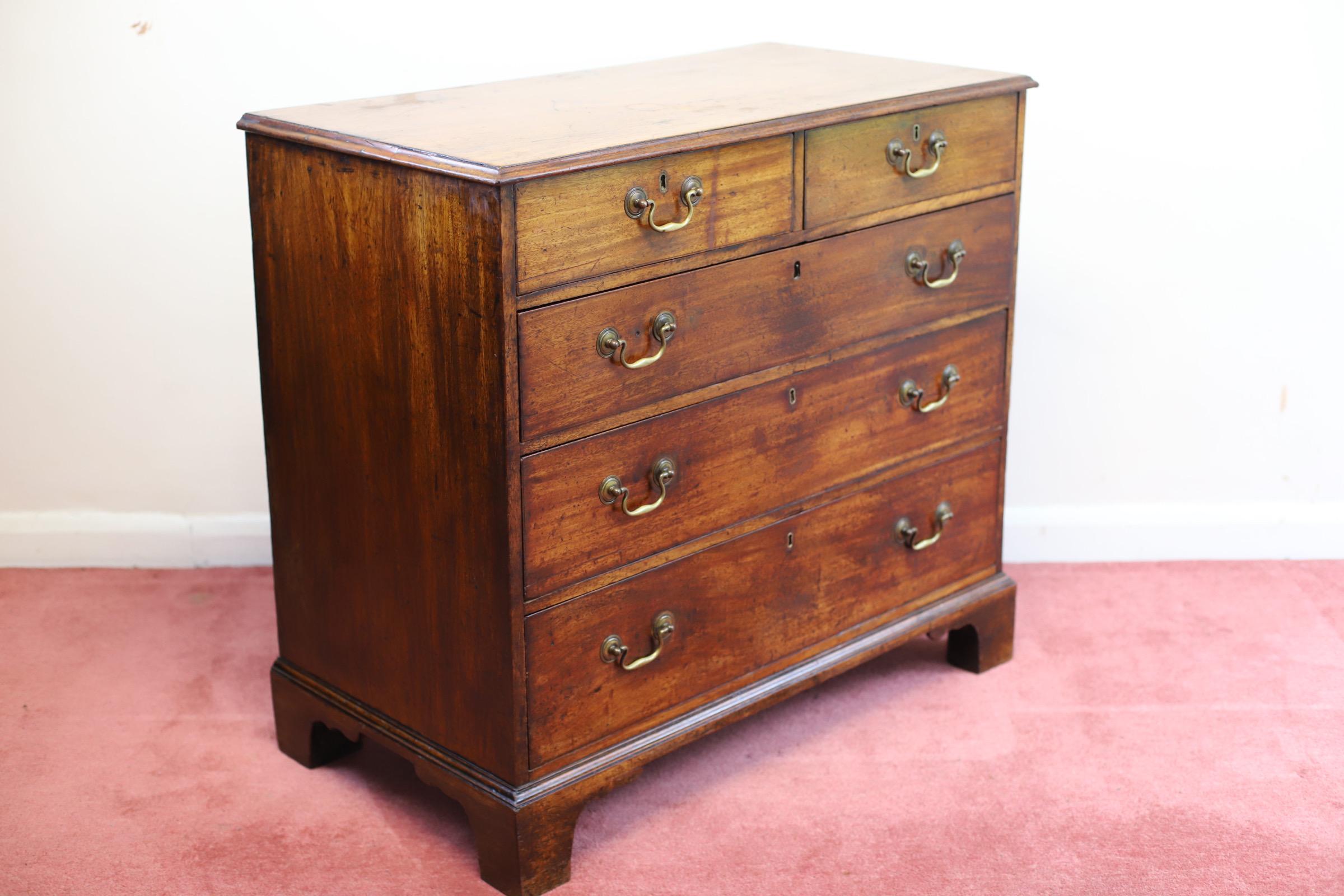 British Beautiful Antique 18th Century Oak Chest Of Five Drawers  For Sale