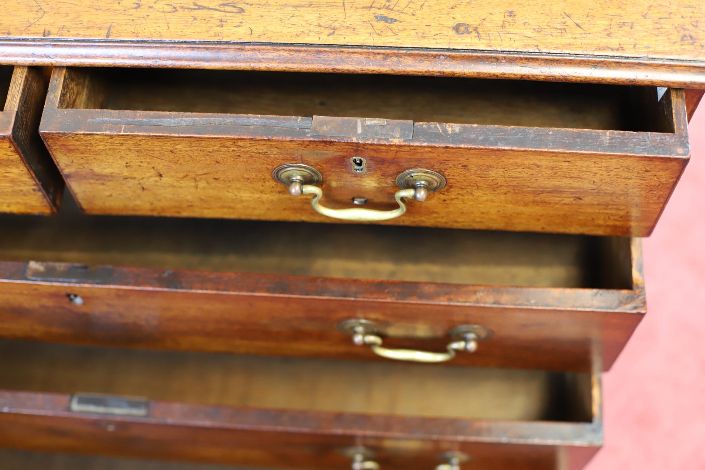 Beauty Antique 18th Century Oak Chest Of Five Drawers (Coffre à cinq tiroirs en chêne du XVIIIe siècle)  en vente 3