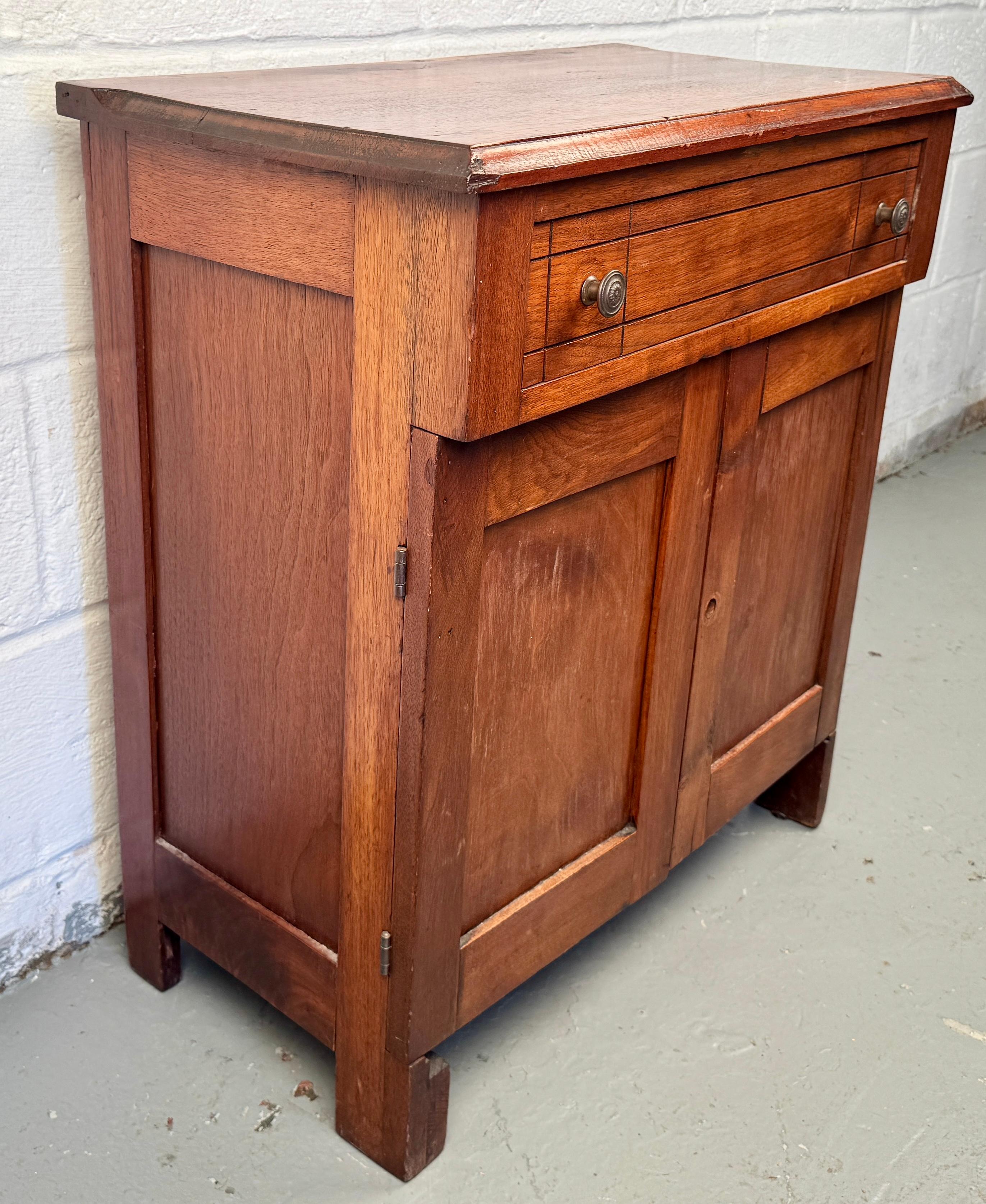 Bellissimo lavabo antico primitivo americano del XIX secolo In condizioni buone in vendita a Brooklyn, NY