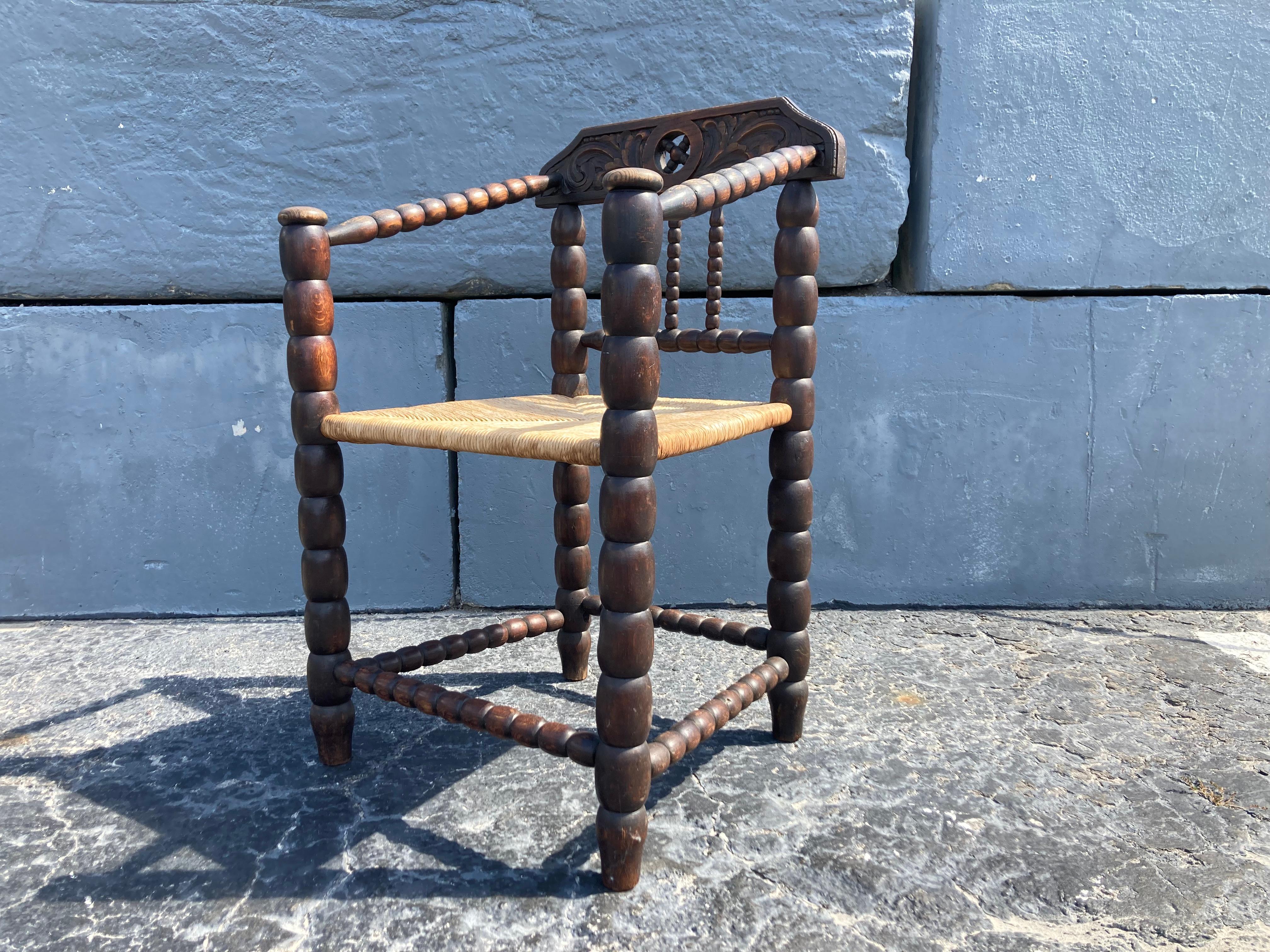 Beautiful Antique Arm Chair, Oak and Rush In Good Condition For Sale In Miami, FL