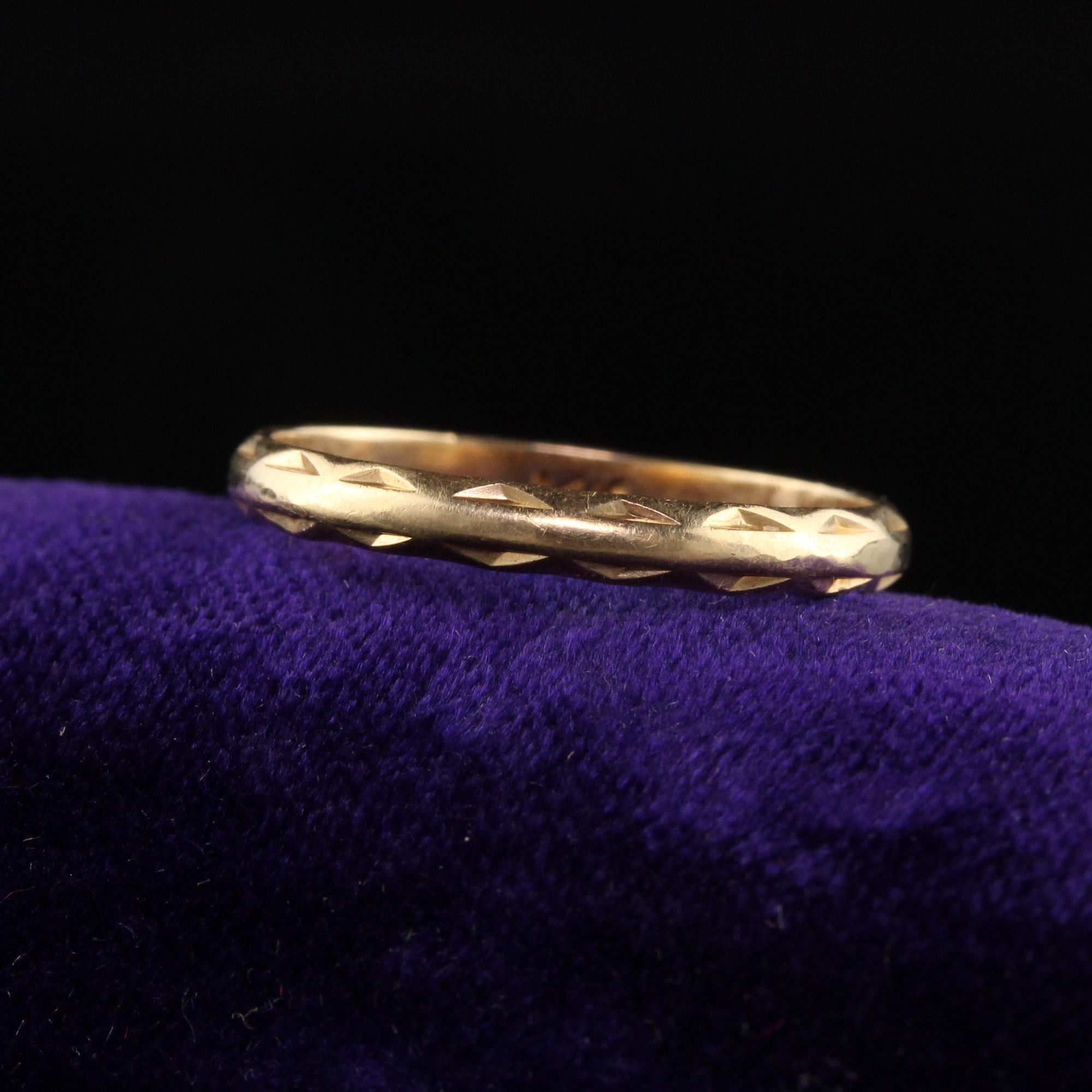 Beautiful Antique Art Deco 14K Yellow Gold Engraved Wedding Band. This beautiful wedding band is crafted in 14k yellow gold. There are deeply engraved patterns going around the entire ring and is in good condition.

Item #R1389

Metal: 14K Yellow