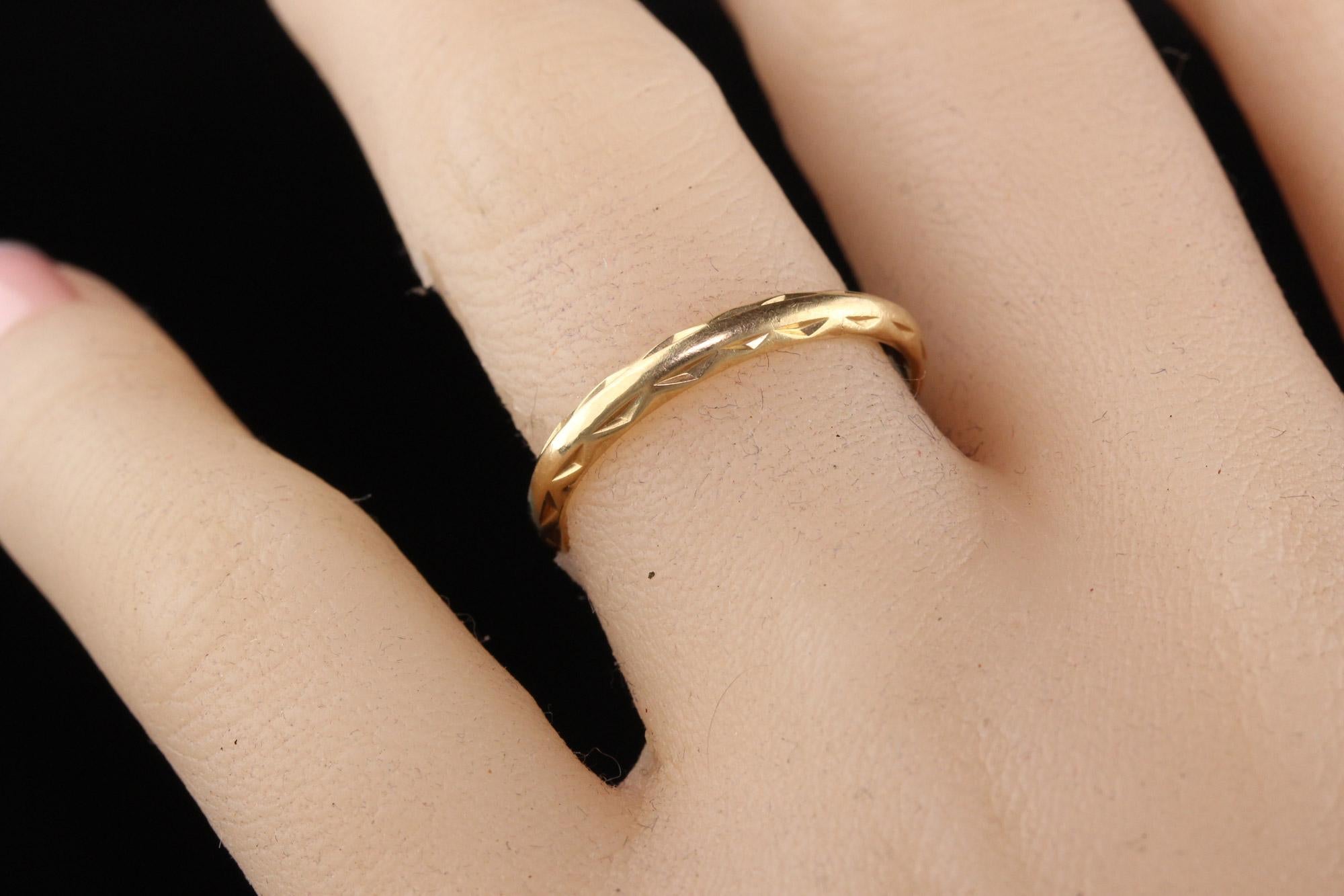 Beautiful Antique Art Deco 14K Yellow Gold Engraved Wedding Band, This beautiful For Sale 2