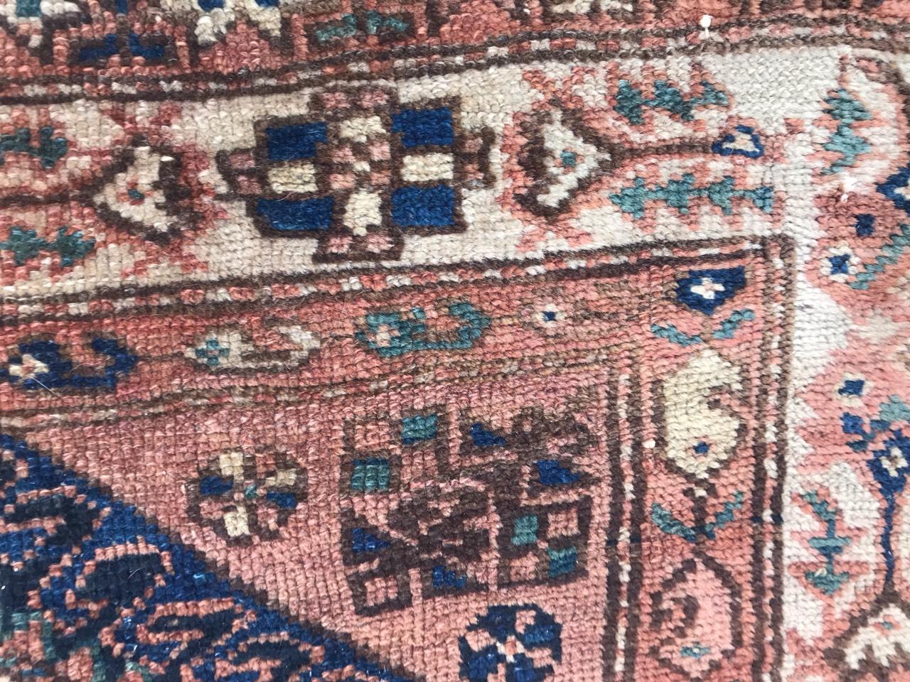 Bobyrug's Beautiful Antique Aubusson Style Mid-Eastern Rug (tapis du Moyen-Orient) en vente 5