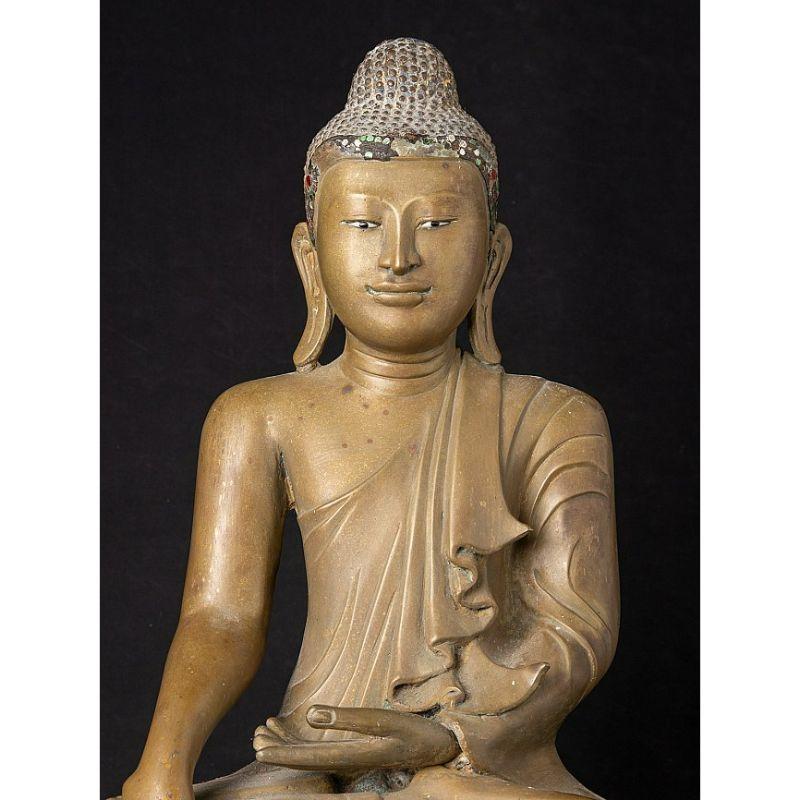 Beautiful Antique Bronze Mandalay Buddha Statue from Burma For Sale 4