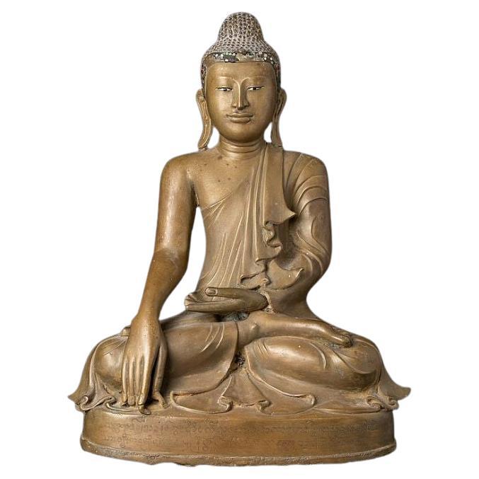 Beautiful Antique Bronze Mandalay Buddha Statue from Burma For Sale
