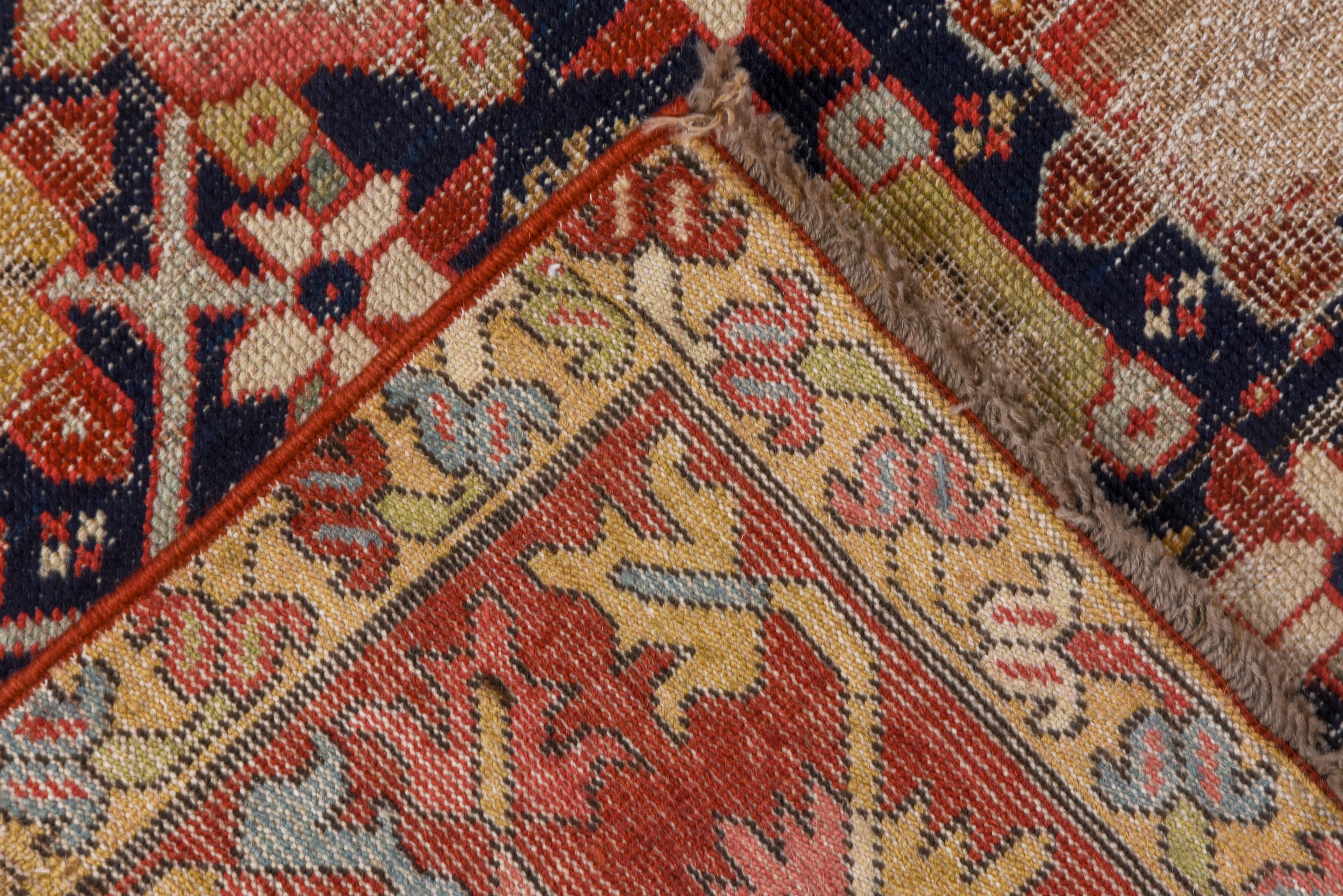 Schöner antiker kaukasischer Karabagh-Teppich aus Karabagh, um 1910 im Zustand „Gut“ im Angebot in New York, NY