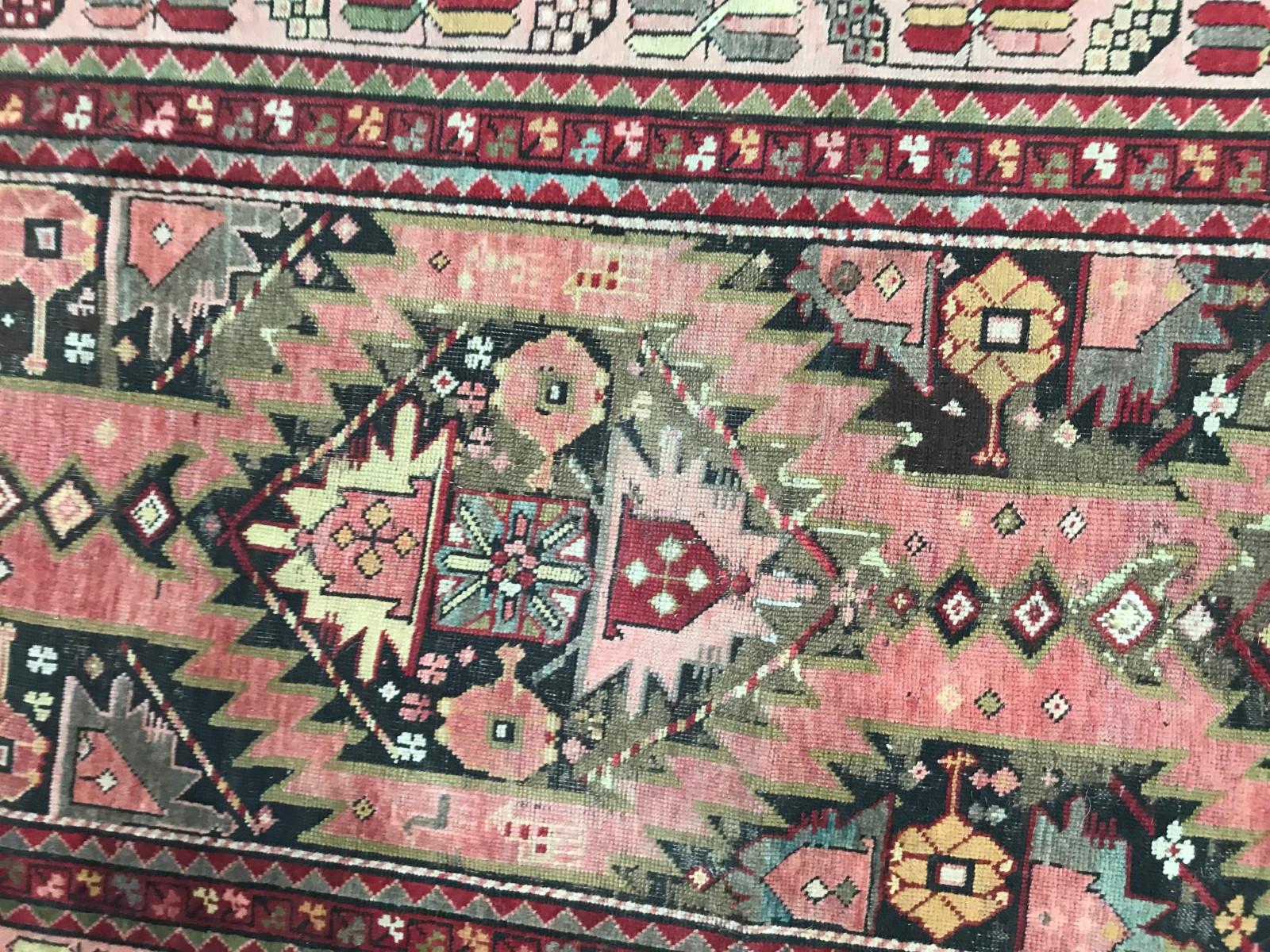 Kazakh Bobyrug's Beautiful Antique Caucasian Karabagh Rug (tapis ancien du Karabagh) en vente