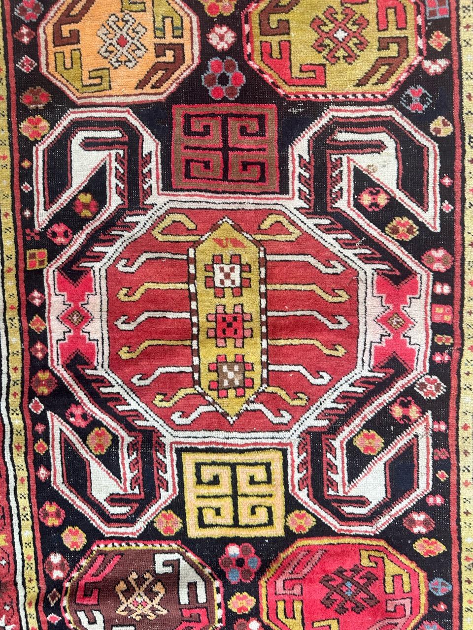 Arménien Magnifique tapis caucasien ancien du Kazak en vente
