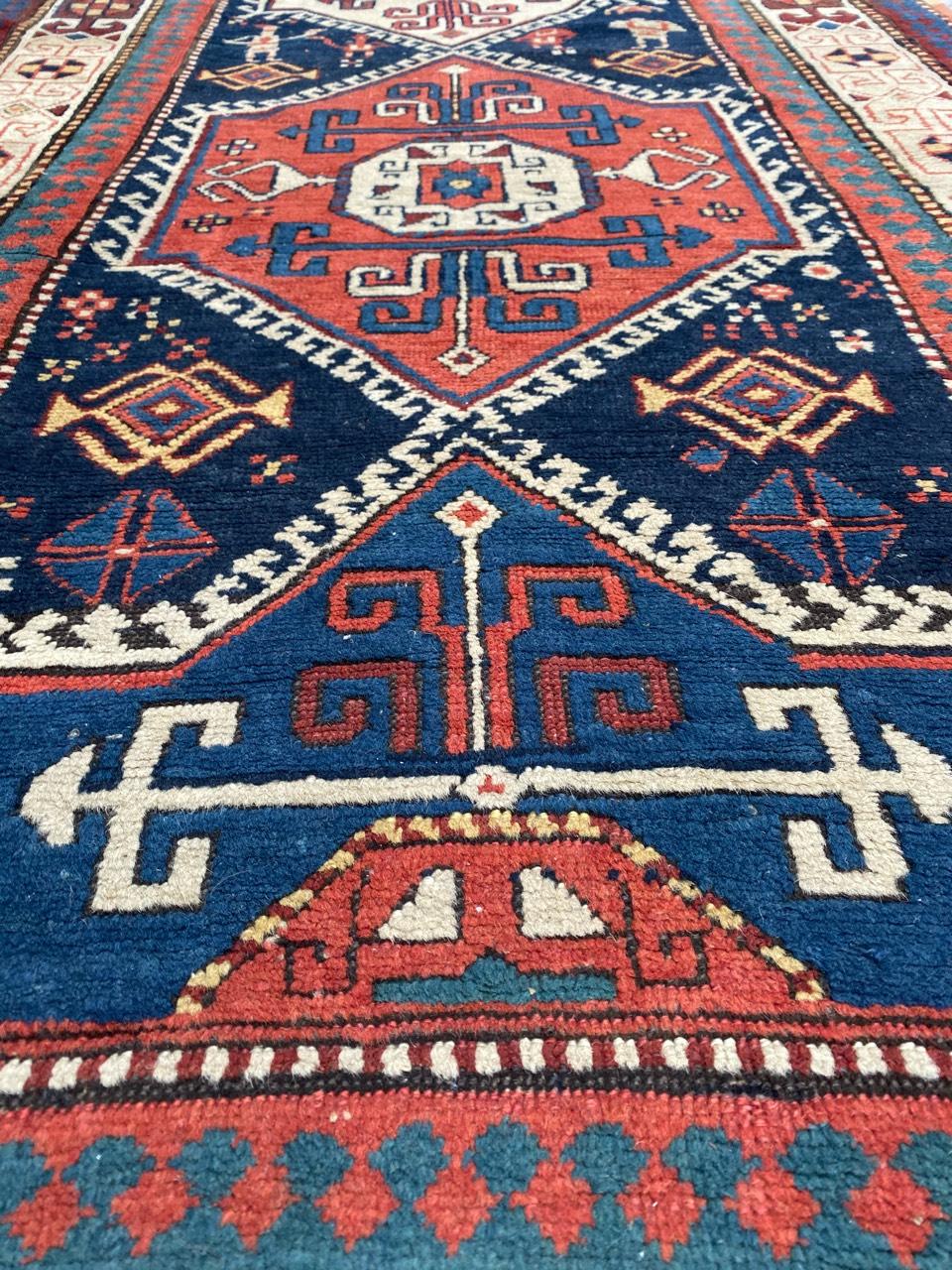 Magnifique tapis de couloir caucasien ancien de type Kazak en vente 4