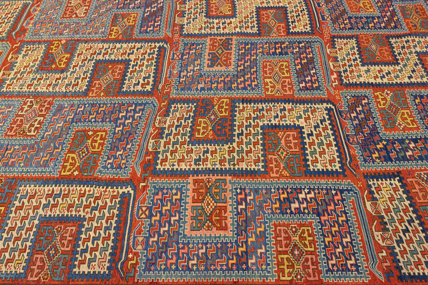 Schöner antiker kaukasischer mehrfarbiger Sumak Sileh-Kelim-Teppich aus Wolle, 1880-1900 im Angebot 1