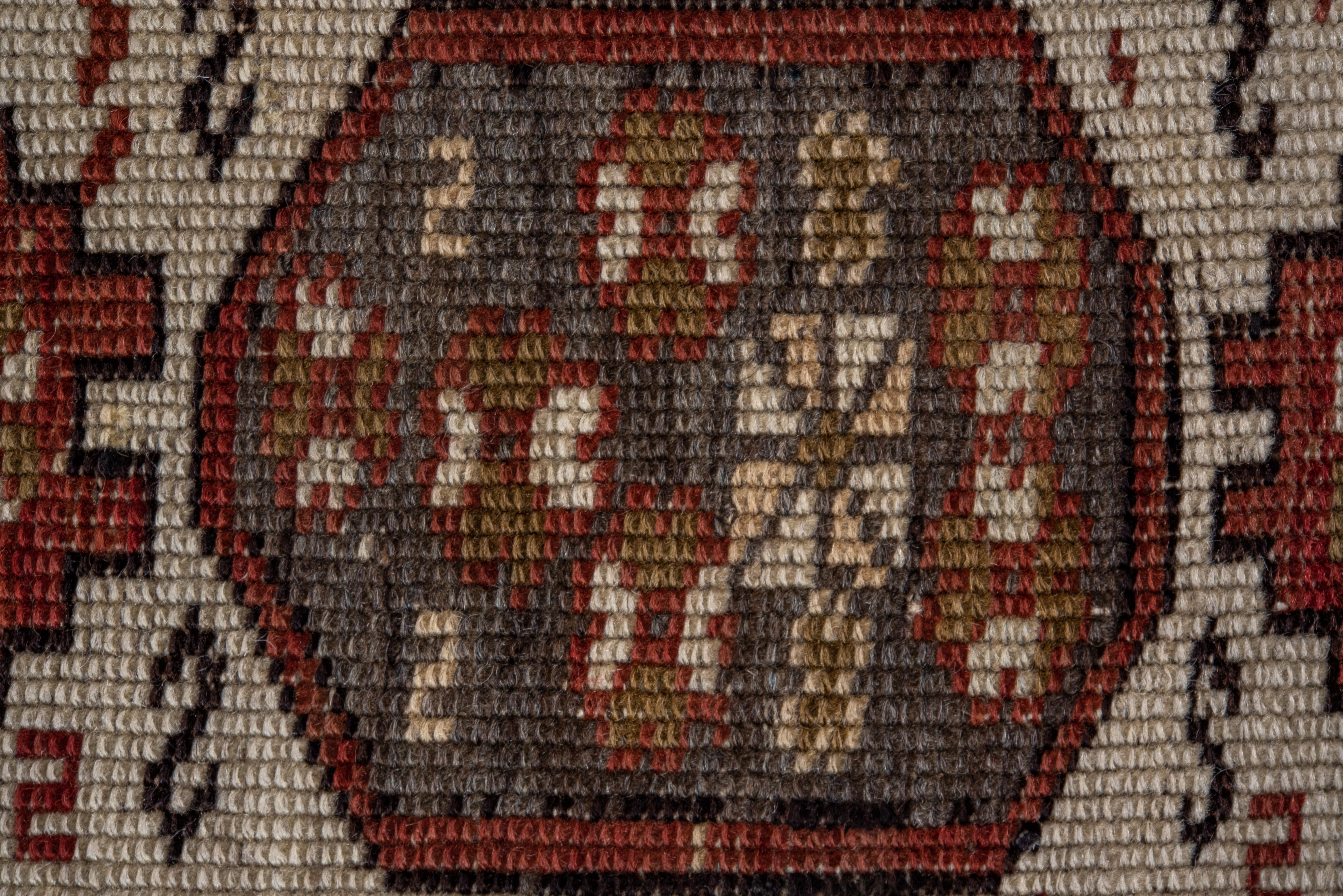 Début du 20ème siècle Magnifique tapis Shirvan caucasien ancien, champ multicolore, vers les années 1910 en vente