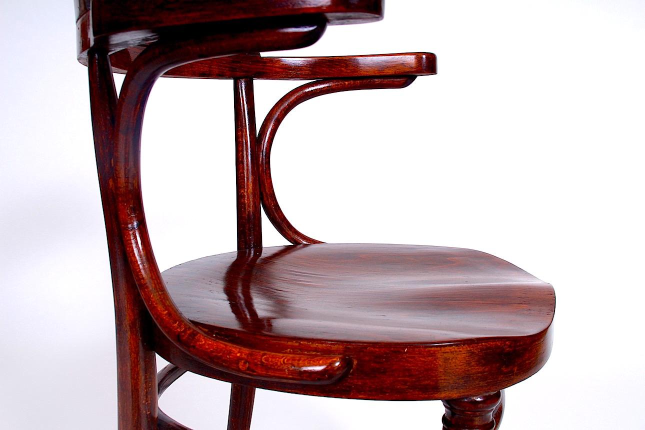 Antiker Stuhl „Banker“ mit „Thonet“, Etikett „Thonet“ (Moderne der Mitte des Jahrhunderts)