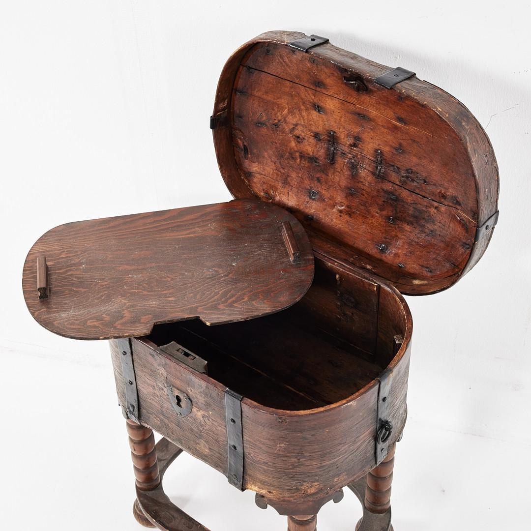 Beautiful Antique Chest on a Stand, Metalwork, 1800s In Good Condition For Sale In Budapest, HU