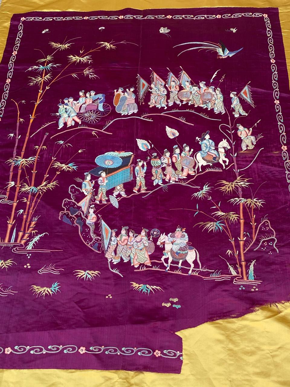 Very beautiful late 19th century embroidery from China with a beautiful Chinese design and beautiful colors, entirely hand embroidered with silk on silk foundation.

✨✨✨
