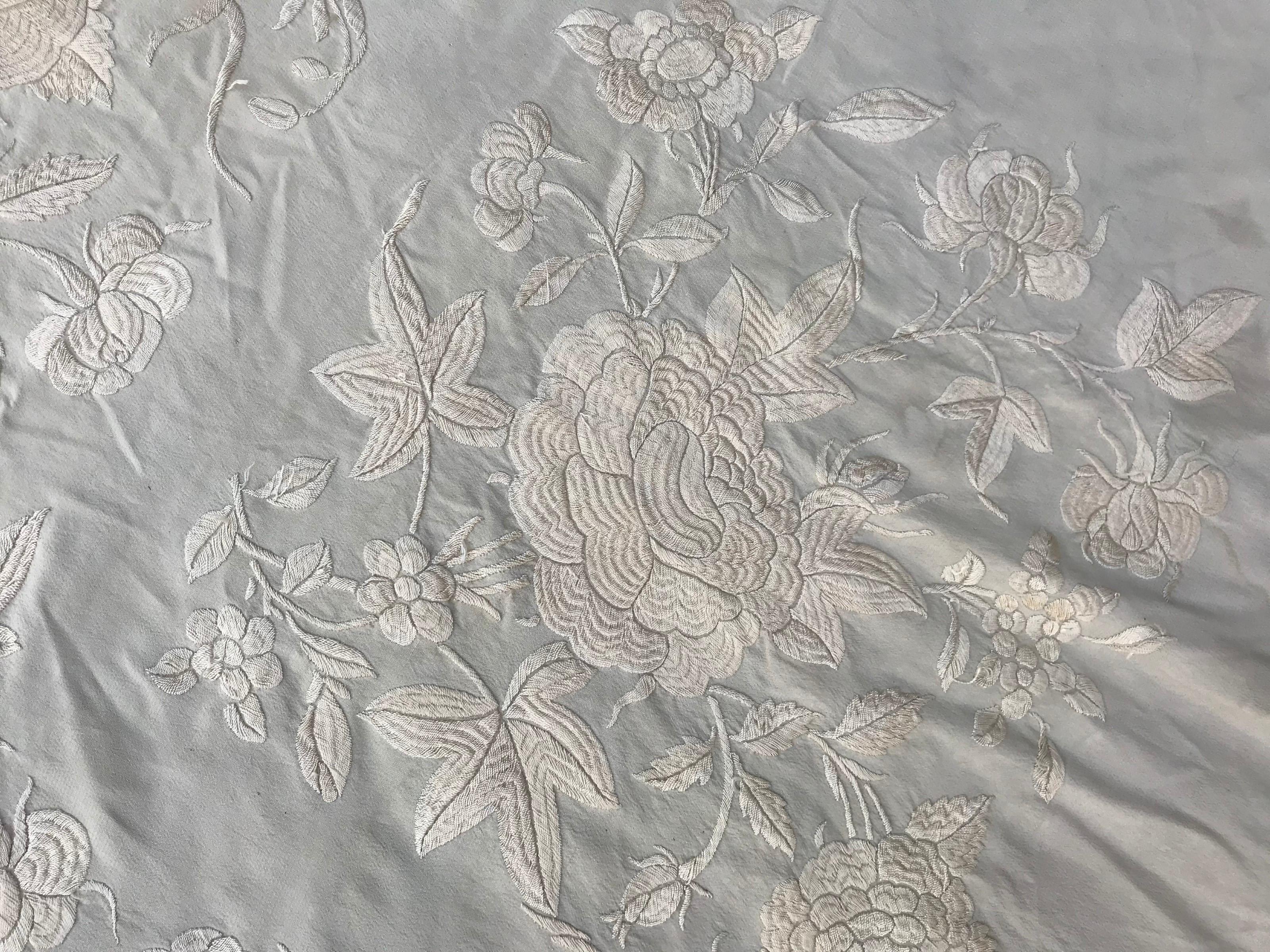 Bobyrug’s Beautiful Antique Chinese Manila Embroidered Shawl For Sale 4
