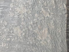 Bellissimo scialle antico cinese ricamato a Manila di Bobyrug