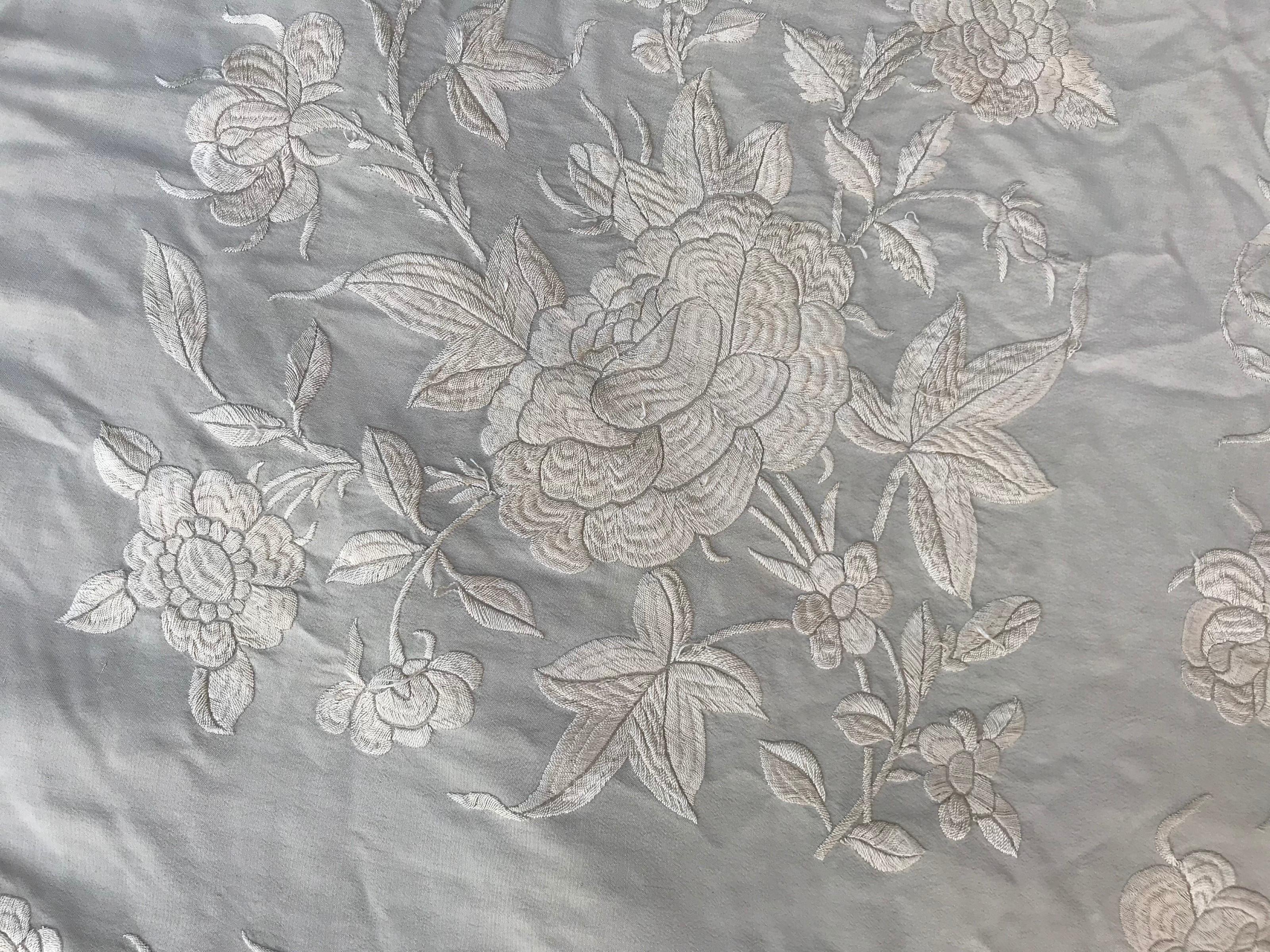 Bobyrug’s Beautiful Antique Chinese Manila Embroidered Shawl For Sale 2