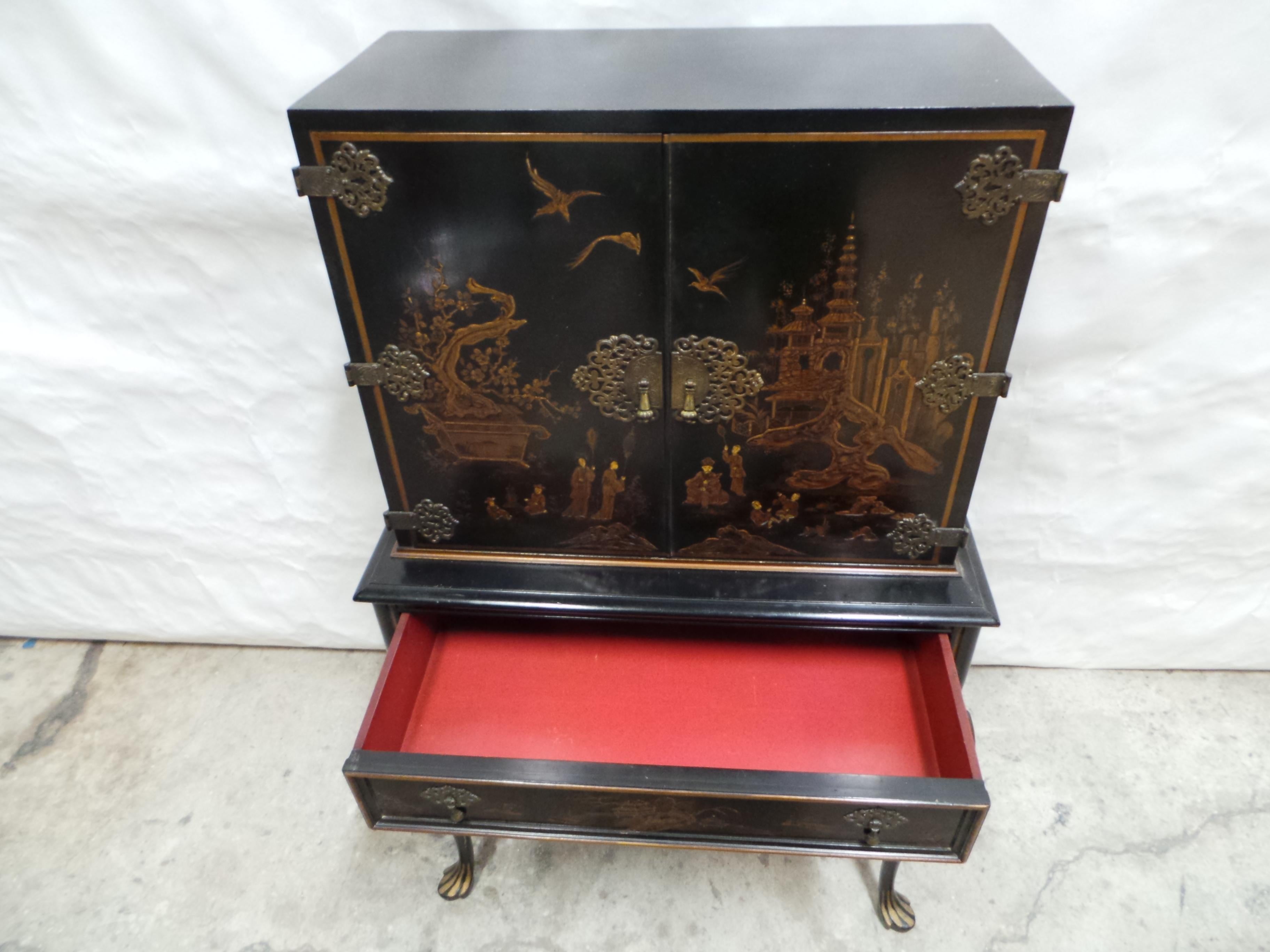 Beautiful Antique Chinoiseri American Made For Sale 3