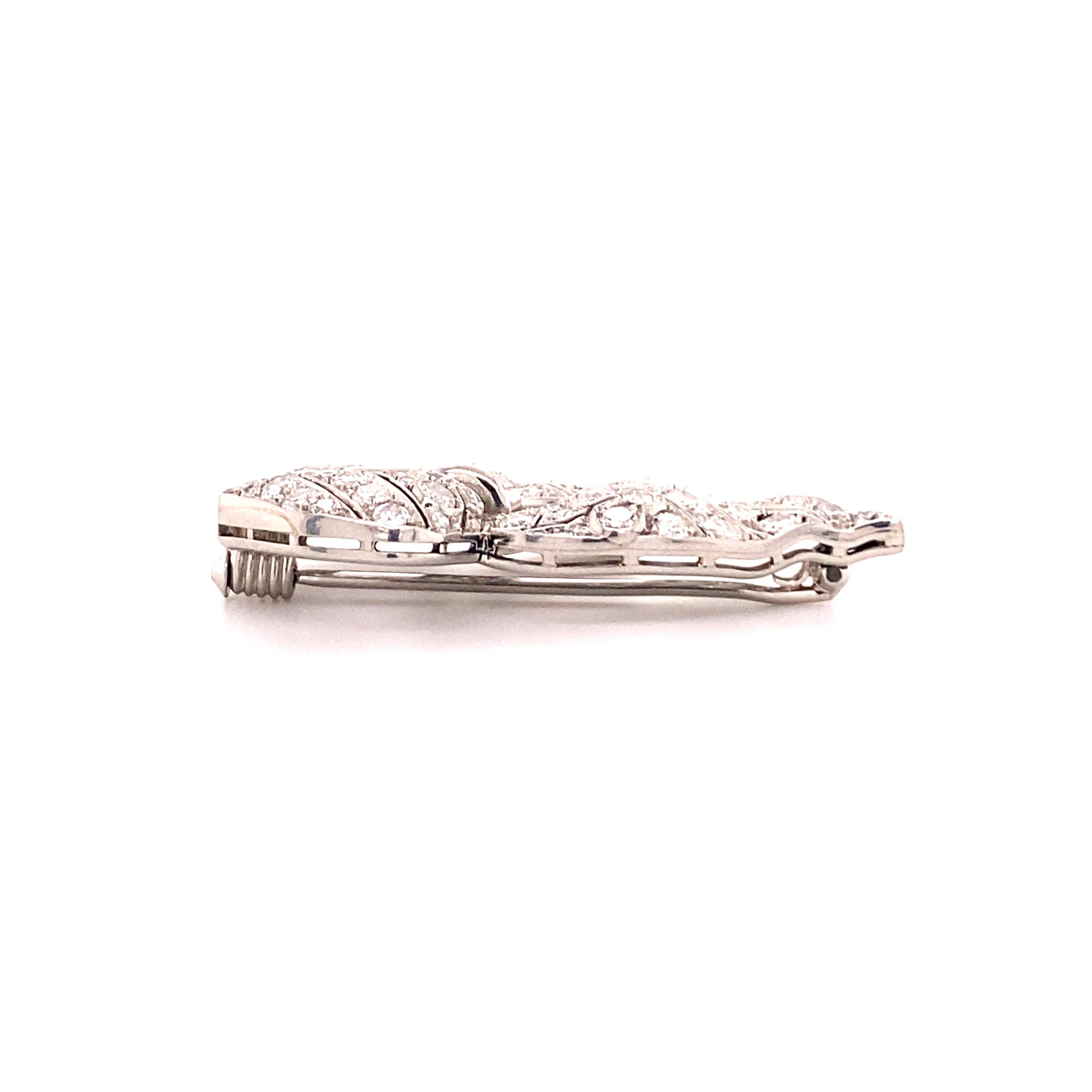 Beauty Antique Diamond Platinum Ribbon Brooch (Broche ruban en platine avec diamants) en vente 1