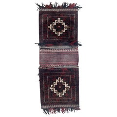 Schöner antiker Teppich mit doppelter Tasche
