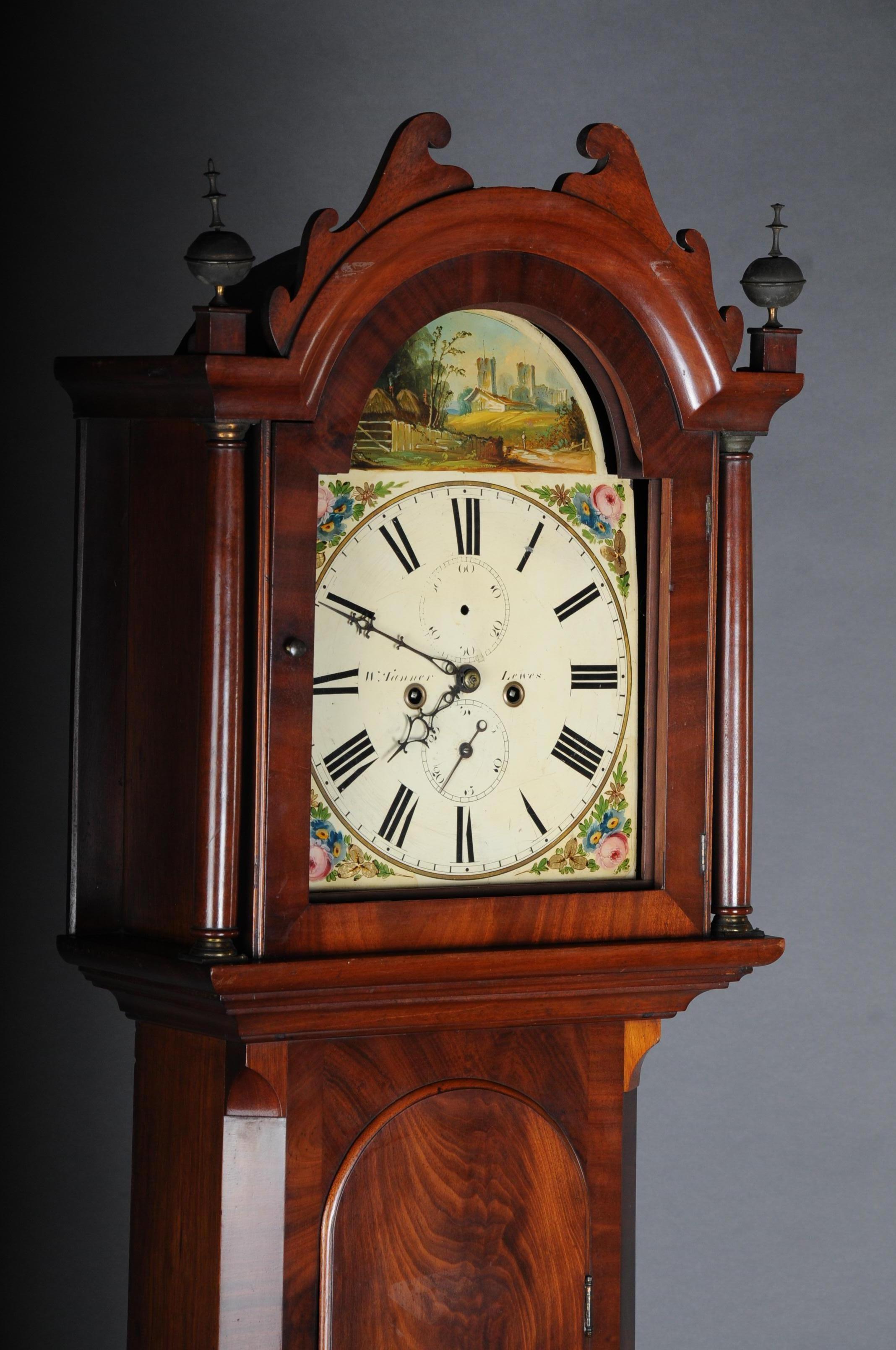 Beautiful Antique English Grandfather Clock, Mahogany, 19th Century In Good Condition For Sale In Berlin, DE