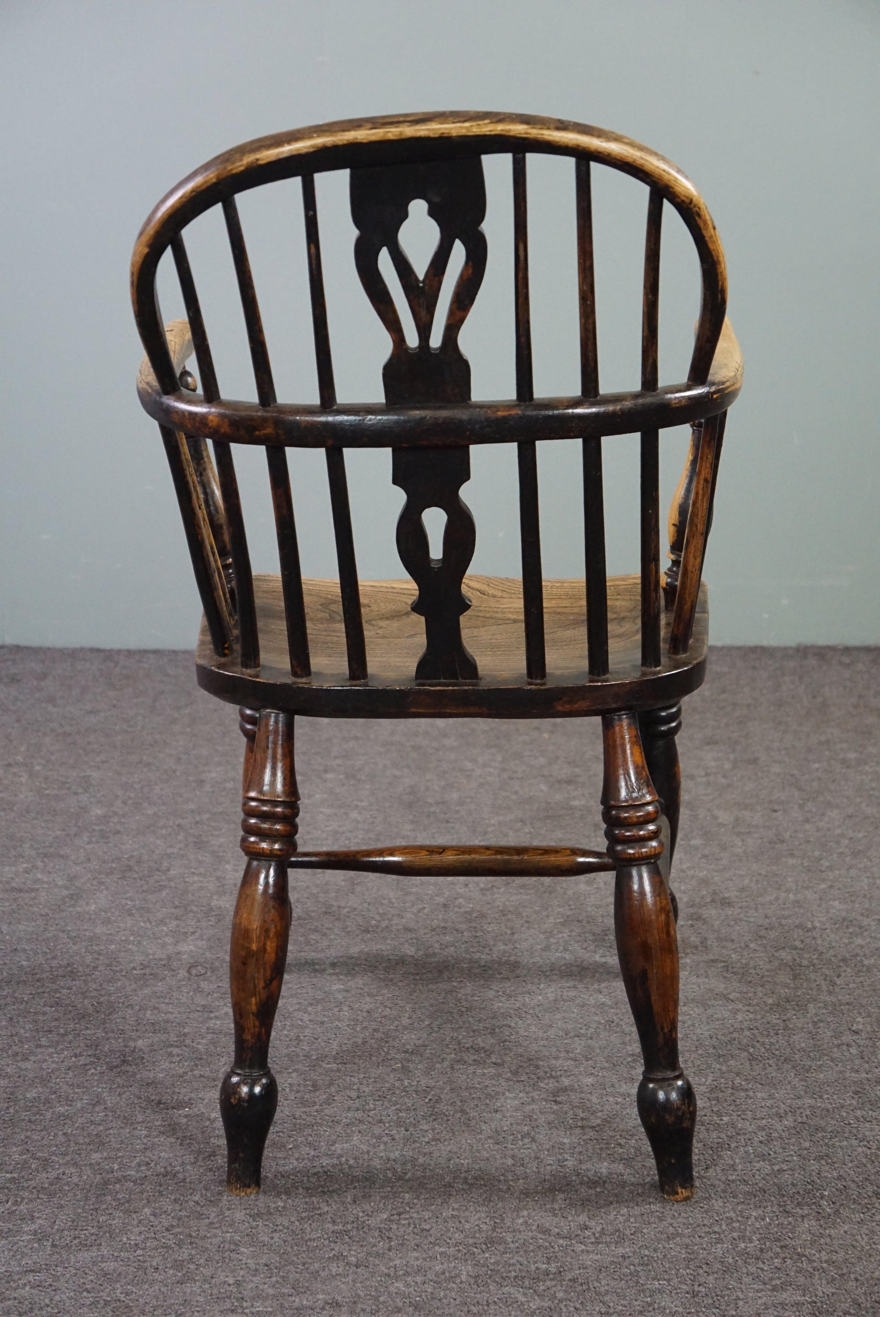 18th Century Beautiful antique English low back Windsor Armchair/chair, 18th century For Sale