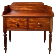 Beautiful Antique English Mahogany Wash Stand